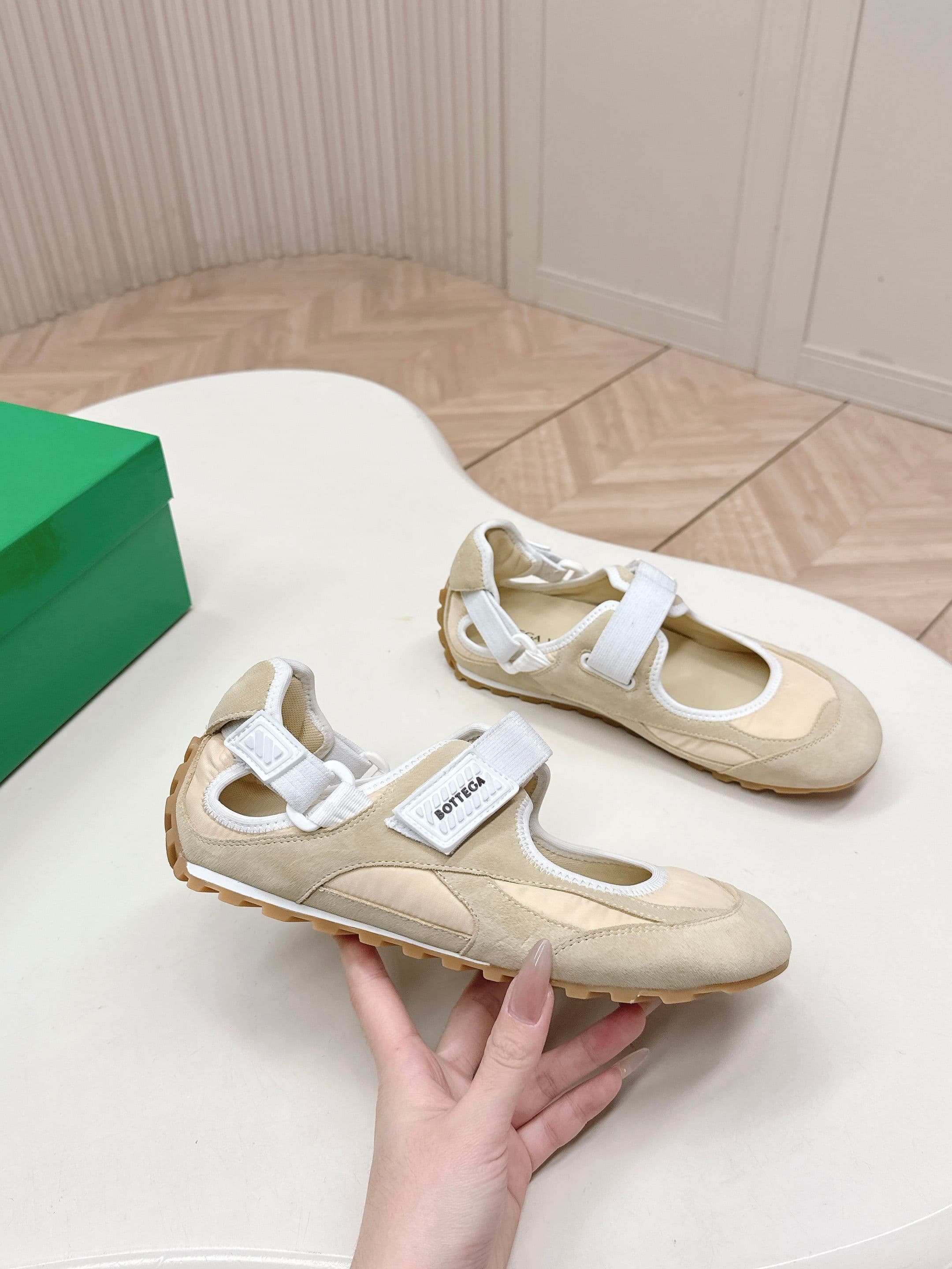 C188 New collection! Astaire Mary Jane ballet shoes with casual Velcro sneakers 2026 — image 4