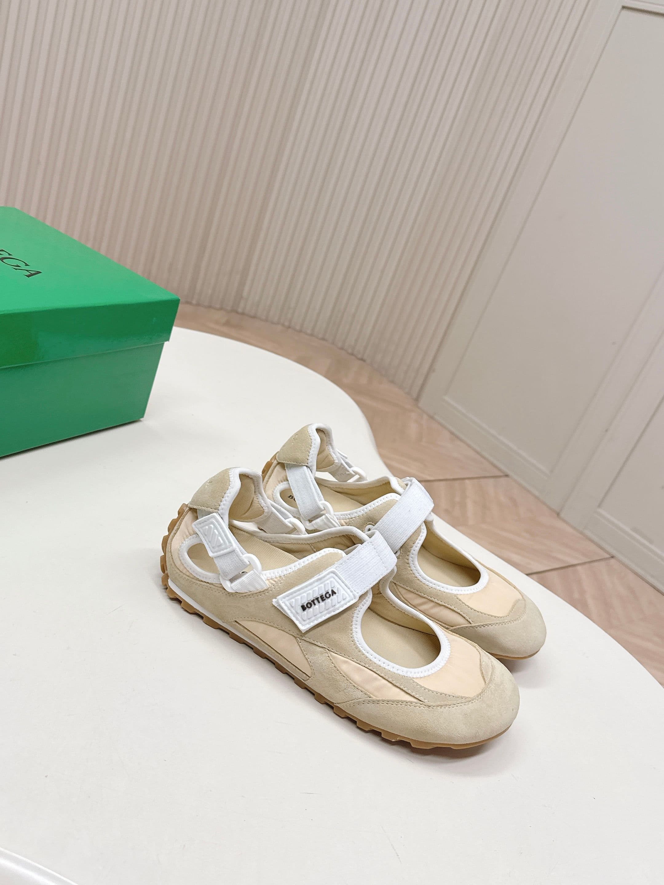 C188 New collection! Astaire Mary Jane ballet shoes with casual Velcro sneakers 2026 — image 2