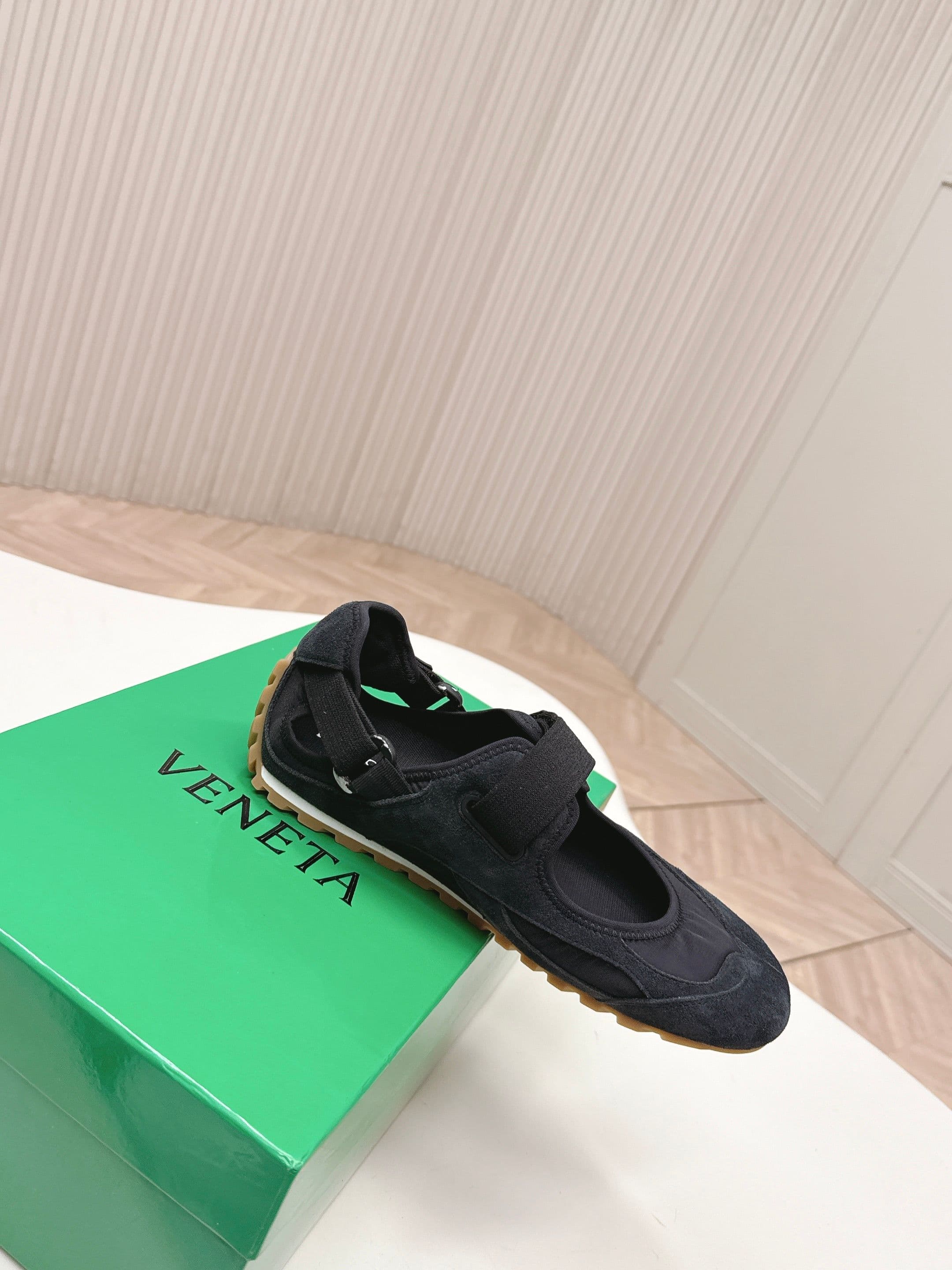 C189 New collection! Astaire Mary Jane ballet shoes with elastic laces and sport sneakers 2026 — image 7