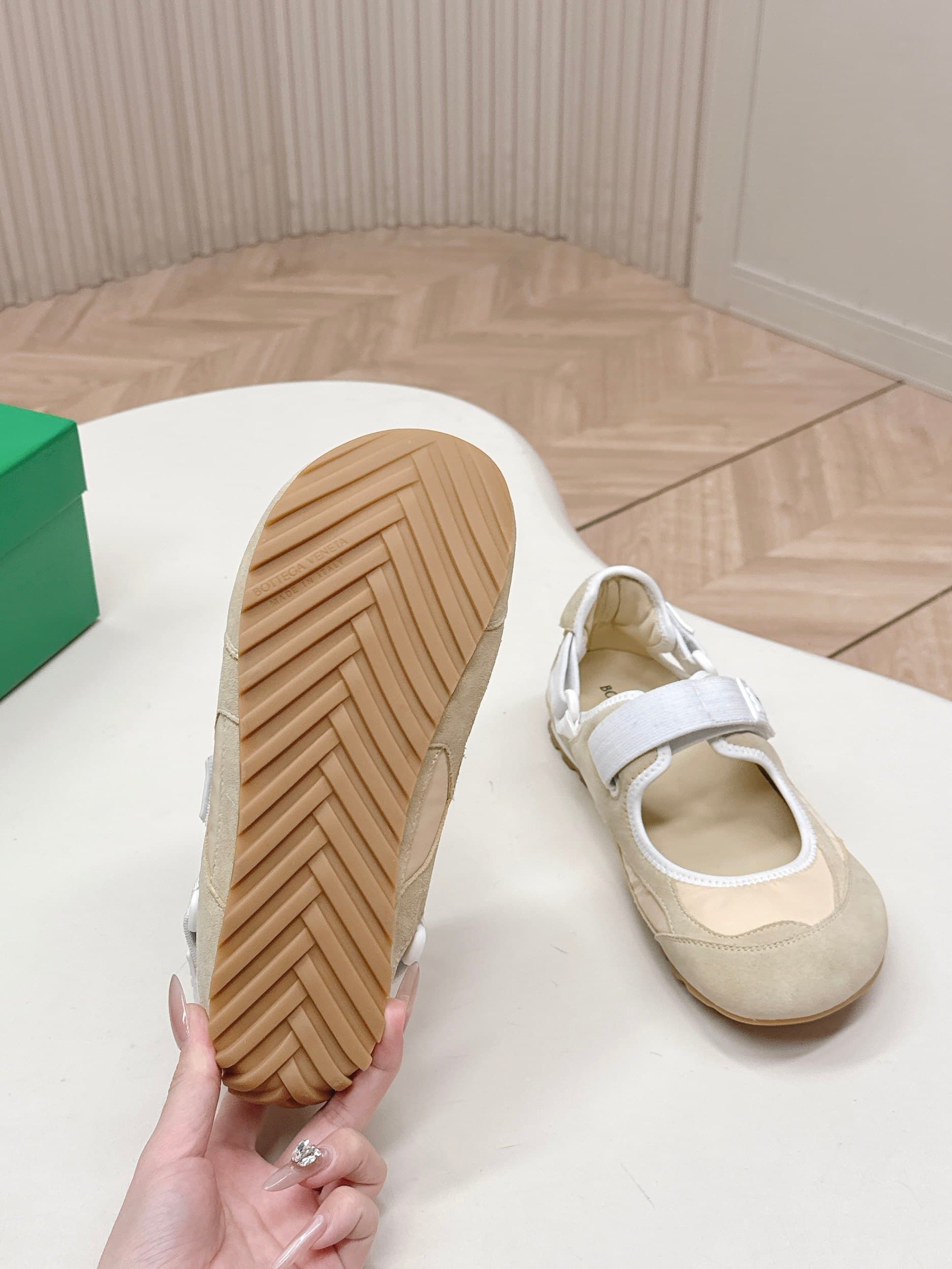 C188 New collection! Astaire Mary Jane ballet shoes with casual Velcro sneakers 2026 — image 8
