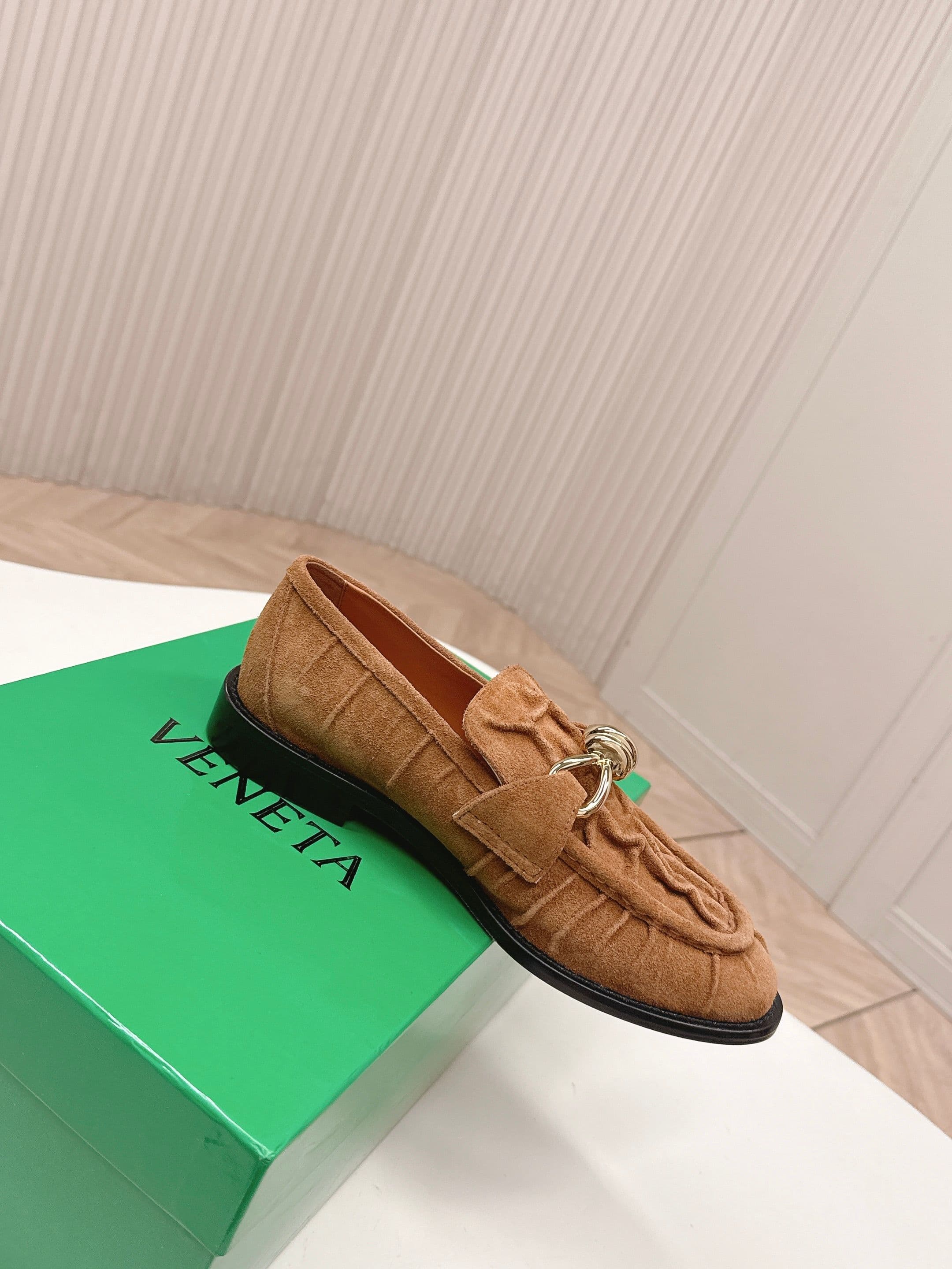 C203 High version: New model BV 2026. Traditional style, wrinkled leather, Ferragamo shoes with genuine leather cords and decorations. BOTTEGA VENET women’s Astaire single shoe — image 3