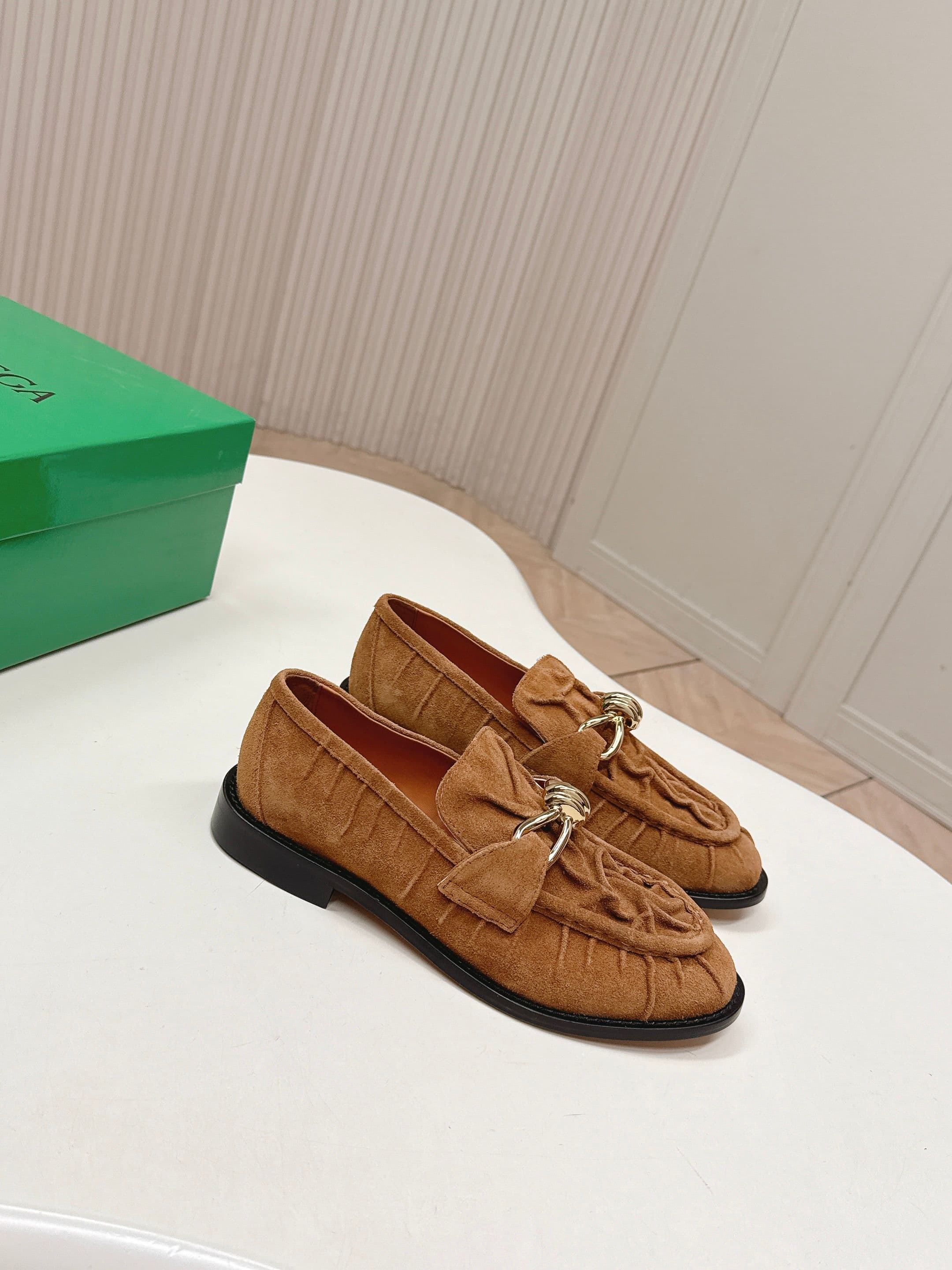 C203 High version: New model BV 2026. Traditional style, wrinkled leather, Ferragamo shoes with genuine leather cords and decorations. BOTTEGA VENET women’s Astaire single shoe — image 5