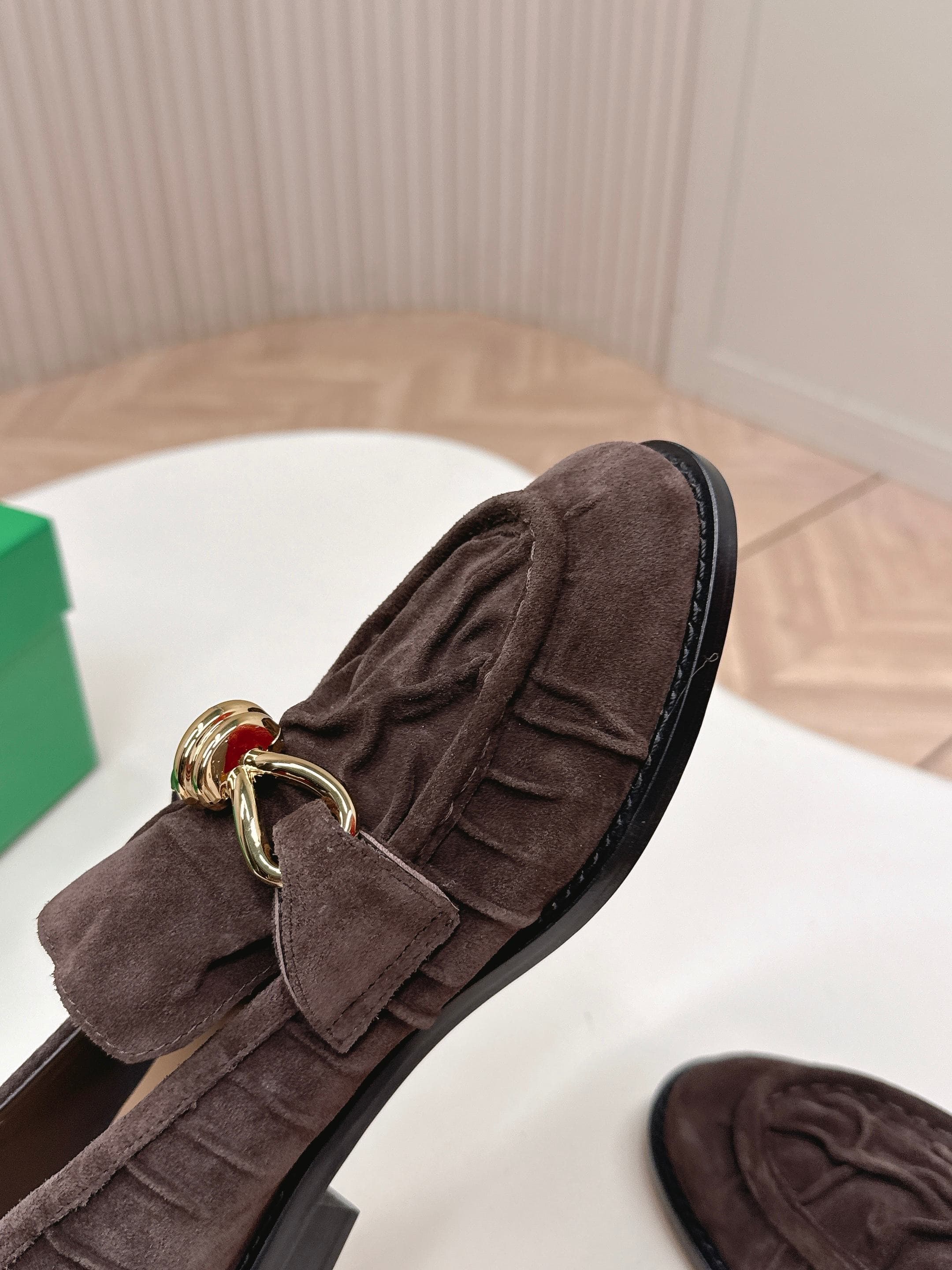 C202 High version: New model BV 2026. Style inspired by “old money”. Covered in wrinkled leather. LeFevre shoes with genuine leather cords and decorations. BOTTEGA VENET women’s Astaire LeFevre single shoe — image 7