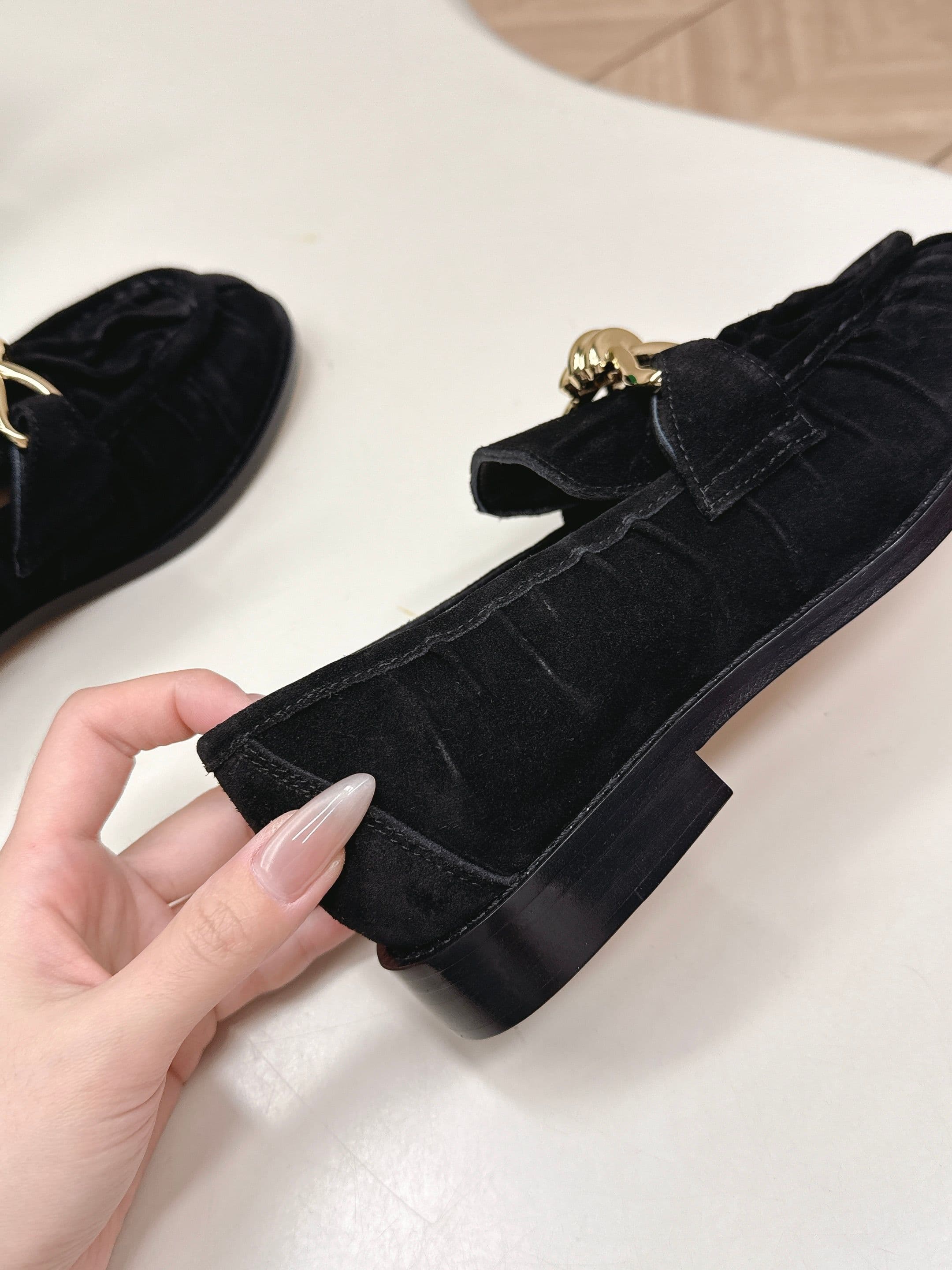 C201 High version, released as BV 2026 – new model. Style inspired by traditional Chinese fashion. Faded leather, Leif鞋 with genuine leather binding decorations. BOTTEGA VENET women’s Astaire Leif single shoe — image 5