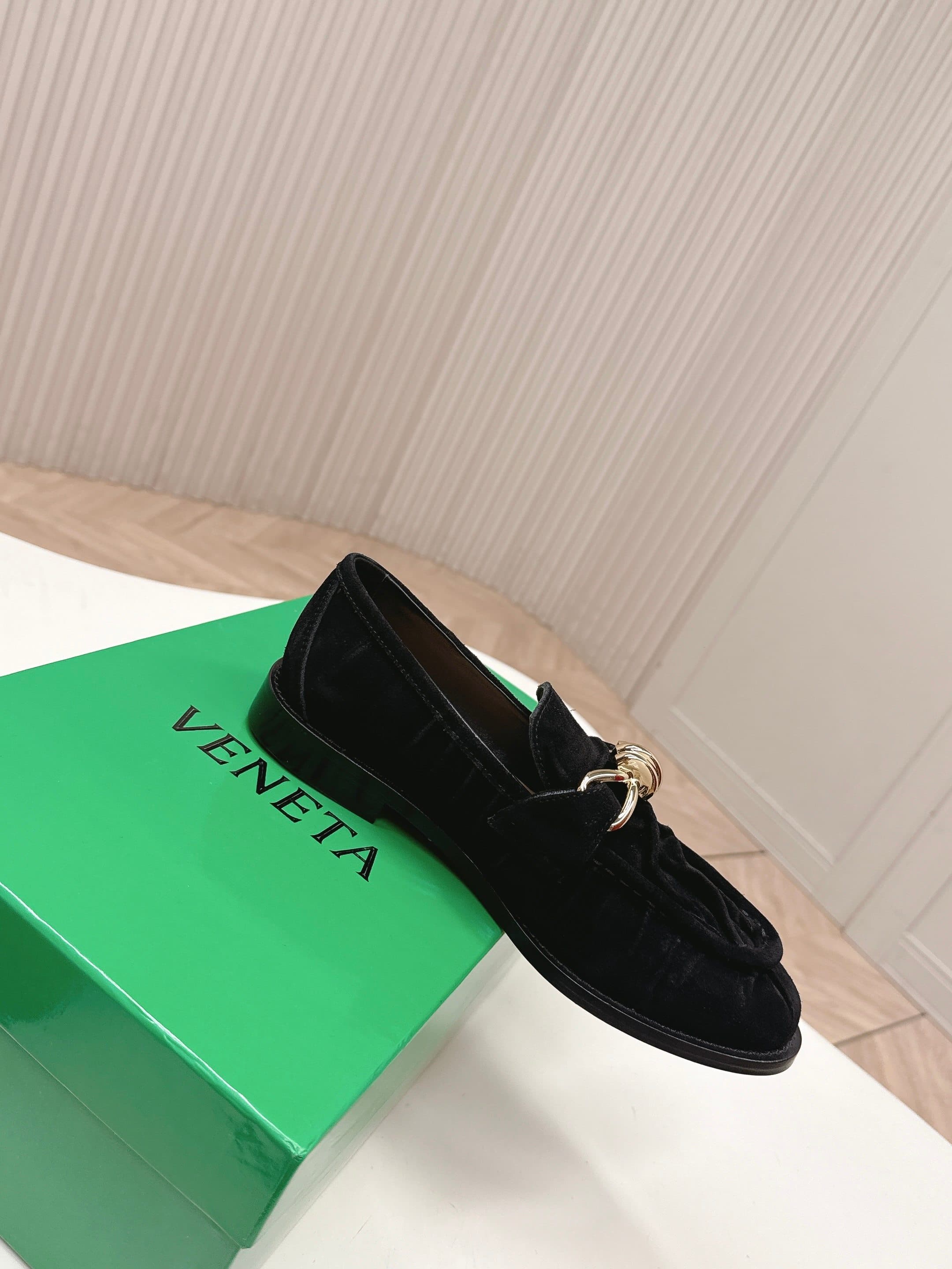 C201 High version, released as BV 2026 – new model. Style inspired by traditional Chinese fashion. Faded leather, Leif鞋 with genuine leather binding decorations. BOTTEGA VENET women’s Astaire Leif single shoe — image 7