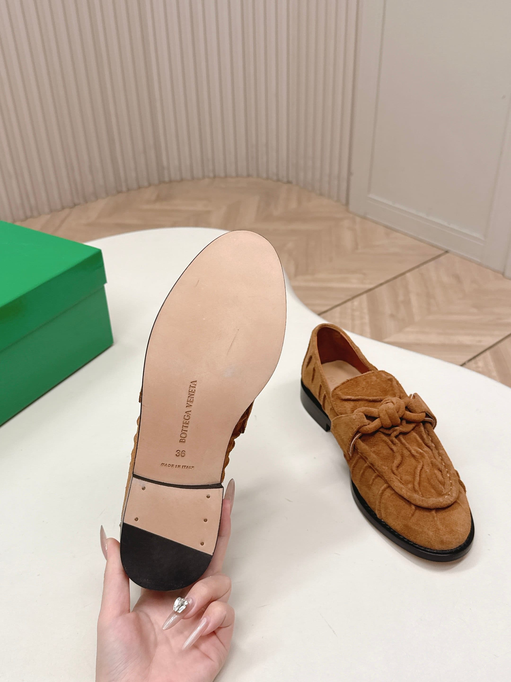 C199 High version, BV 2026 model. Traditional style, wrinkled leather, LeFort shoes with genuine leather cord decorations. BOTTEGA VENET women’s Astaire LeFort single shoe — image 6