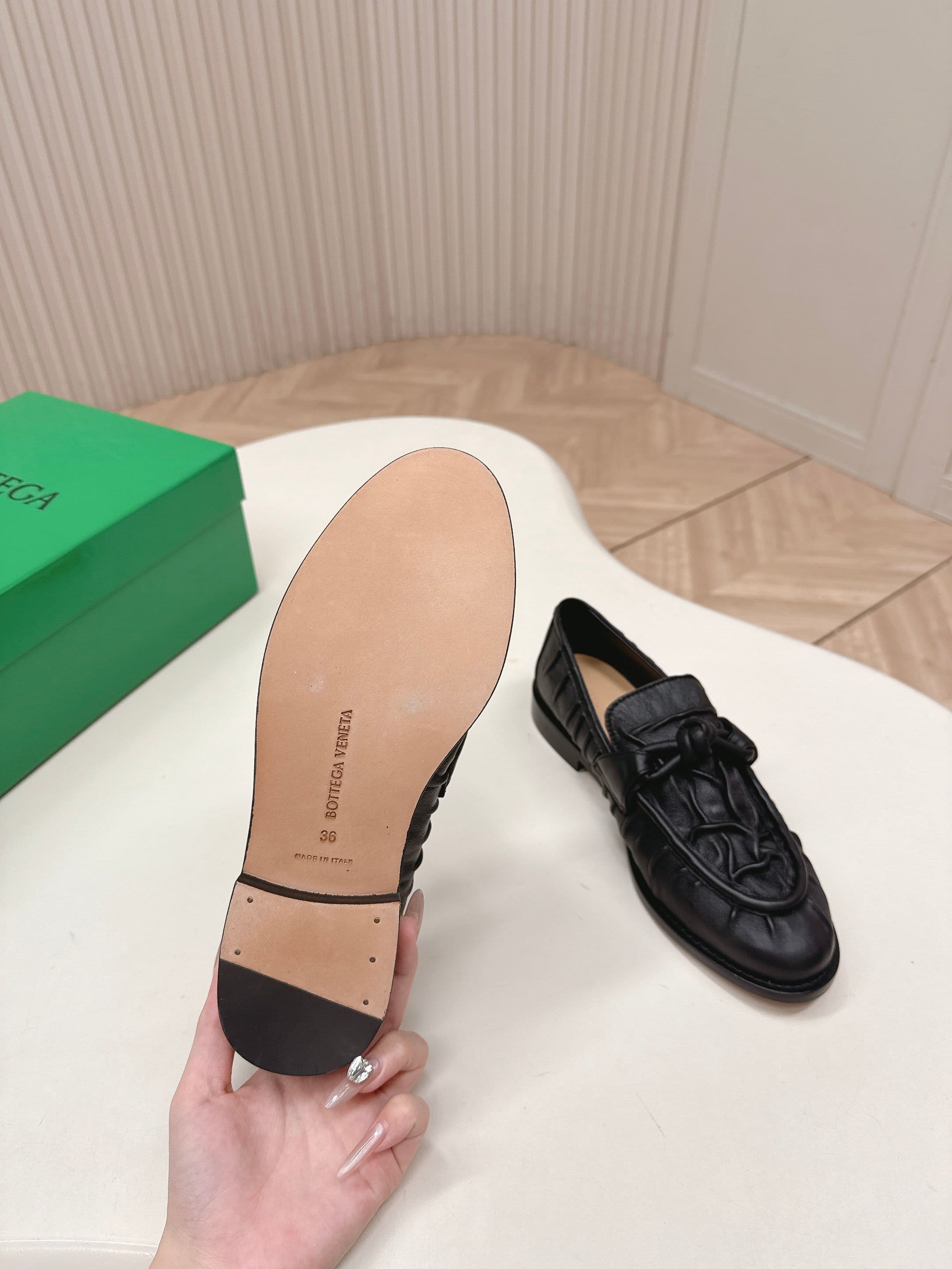 C197 High version: BV 2026 new model. Style inspired by traditional Chinese fashion. Covered in wrinkled leather. Leifure shoes with real leather rope decorations. BOTTEGA VENET women’s Astaire Leifure single shoe — image 8