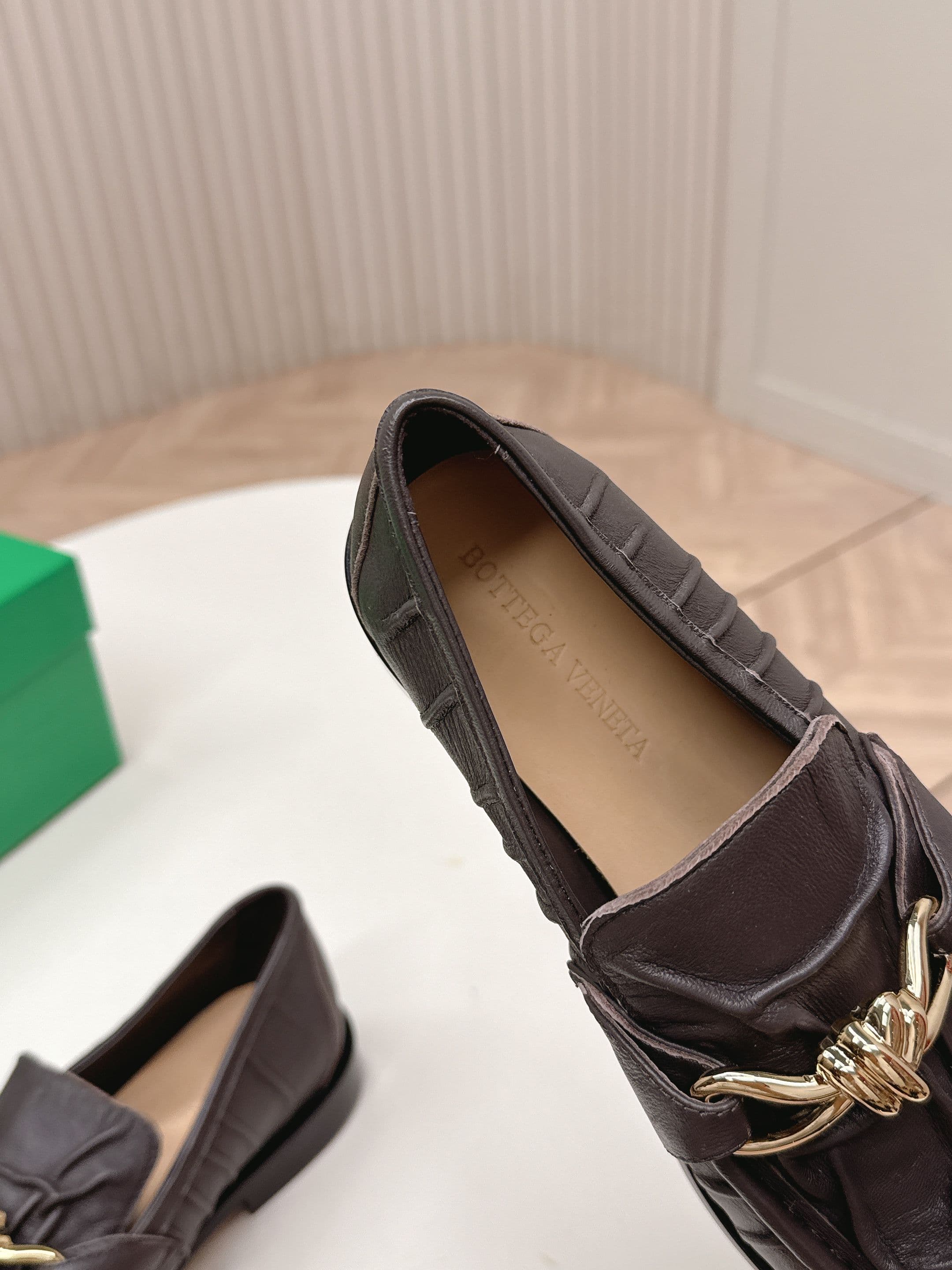 C194 High version: New model BV 2026. Traditional style, corduroy leather, LeFevre shoes with genuine leather knots and decorations. BOTTEGA VENET women’s Astaire LeFevre single shoe — image 5