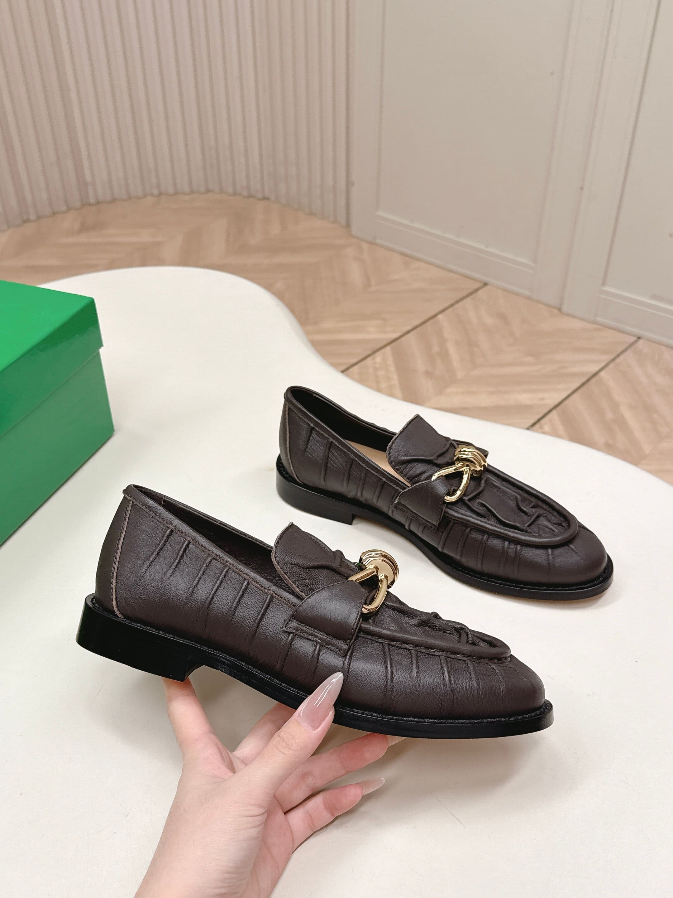 C194 High version: New model BV 2026. Traditional style, corduroy leather, LeFevre shoes with genuine leather knots and decorations. BOTTEGA VENET women’s Astaire LeFevre single shoe — image 8