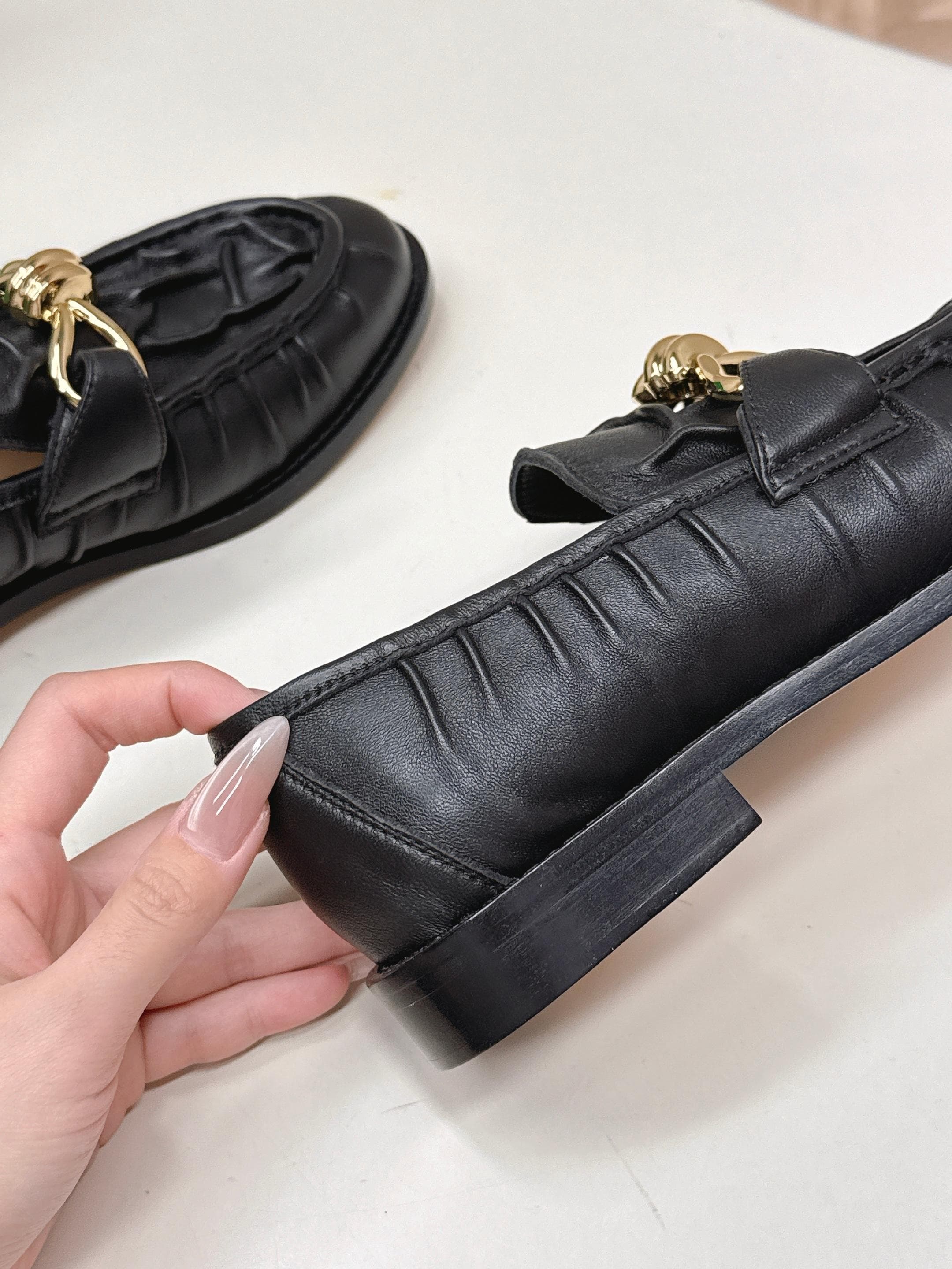 C192 High version: BV 2026 new model. Style similar to that of the “old money” aesthetic. Covered with wrinkled leather. LeFevre shoes, adorned with genuine leather cord decorations. BOTTEGA VENET women’s Astaire LeFevre single shoe — image 3