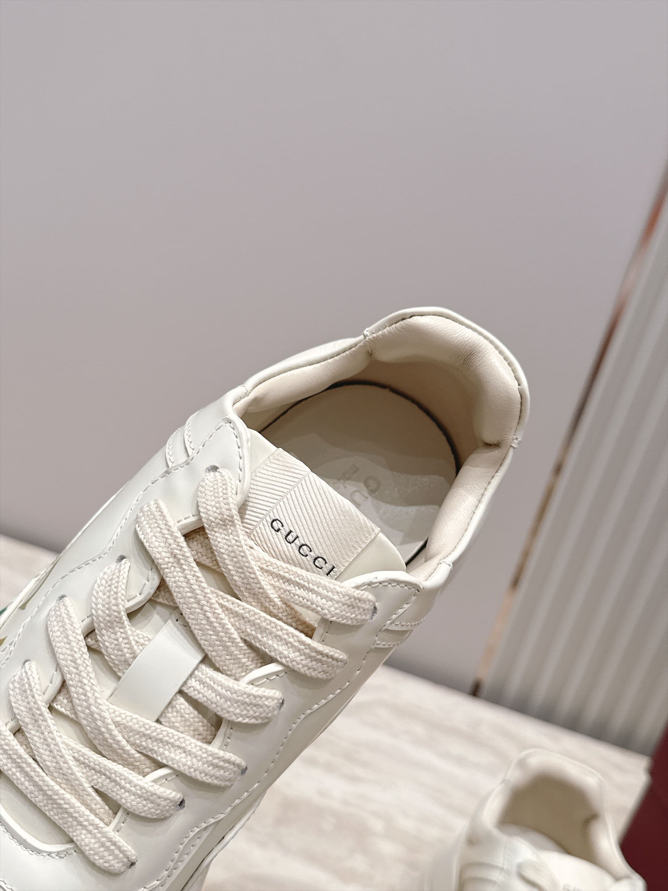 D6925 Top version, new color scheme. Gucci Guccis – classic “Dad shoes” and running shoes. Pair of shoes for couples; classic design upgraded with new colors. Really awesome! It once again embodies the cool and fashionable concept of G Brand. May good luc — image 3