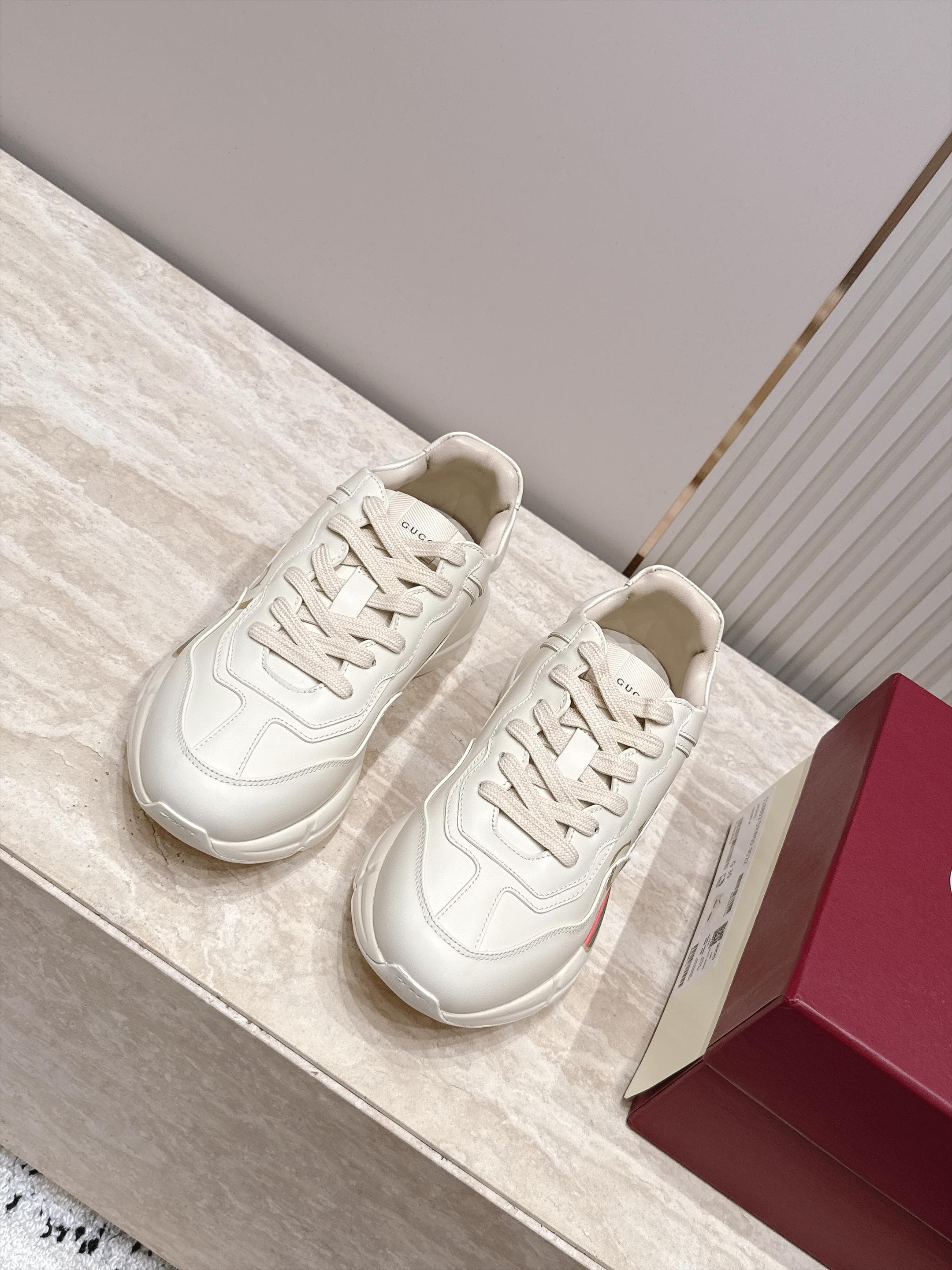 D6925 Top version, new color scheme. Gucci Guccis – classic “Dad shoes” and running shoes. Pair of shoes for couples; classic design upgraded with new colors. Really awesome! It once again embodies the cool and fashionable concept of G Brand. May good luc — image 2