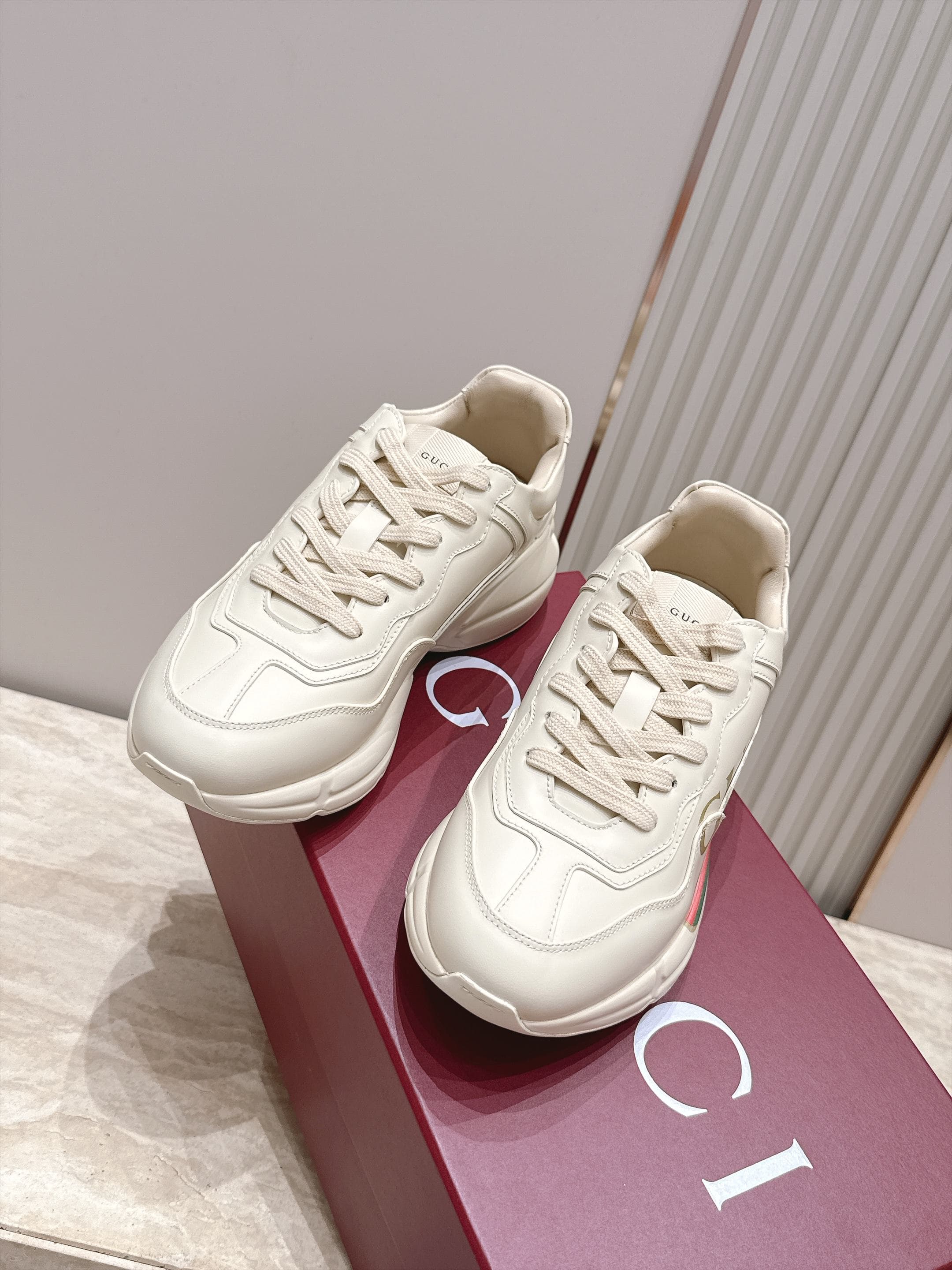 D6925 Top version, new color scheme. Gucci Guccis – classic “Dad shoes” and running shoes. Pair of shoes for couples; classic design upgraded with new colors. Really awesome! It once again embodies the cool and fashionable concept of G Brand. May good luc — image 4