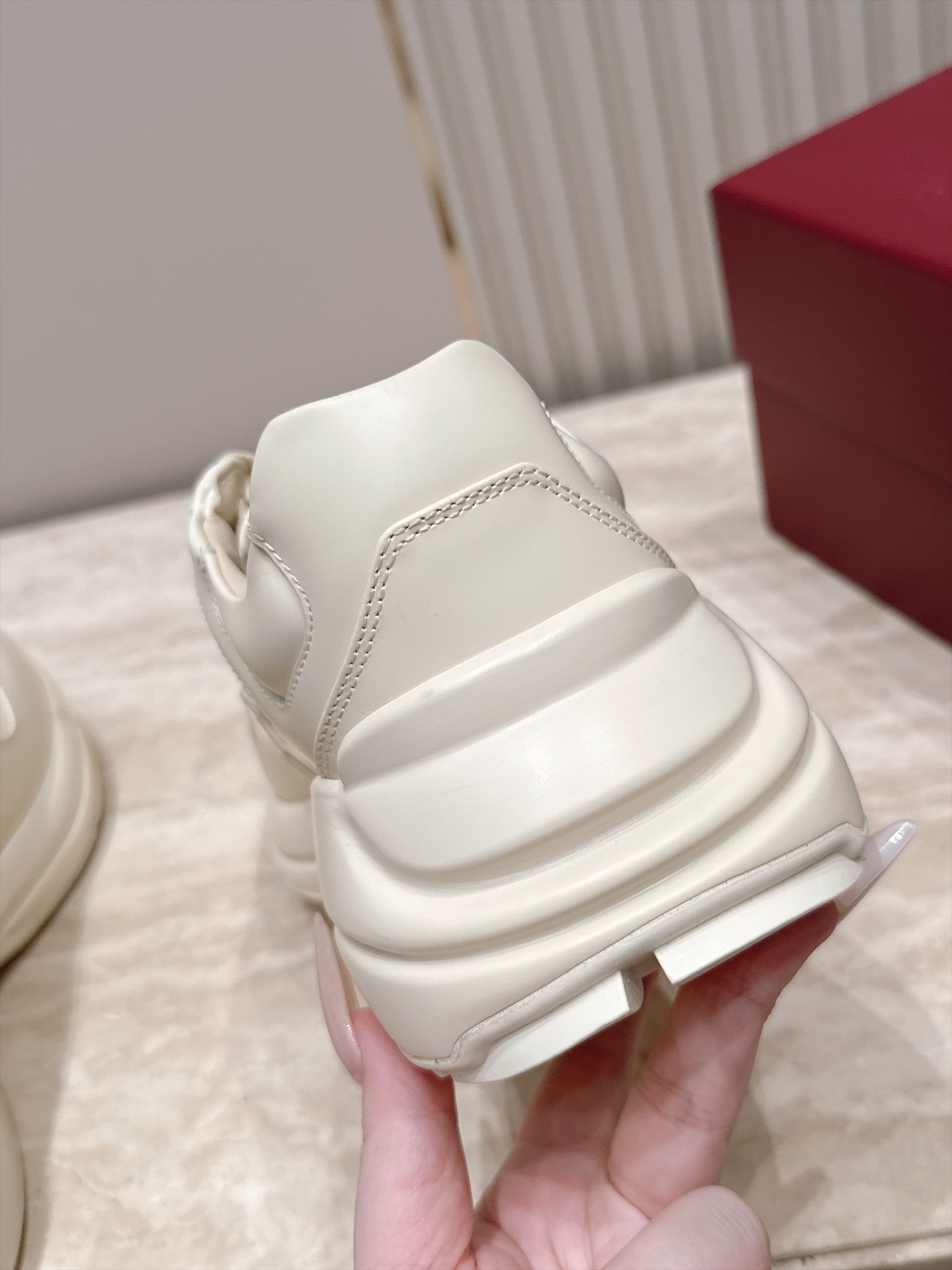 D6925 Top version, new color scheme. Gucci Guccis – classic “Dad shoes” and running shoes. Pair of shoes for couples; classic design upgraded with new colors. Really awesome! It once again embodies the cool and fashionable concept of G Brand. May good luc — image 7