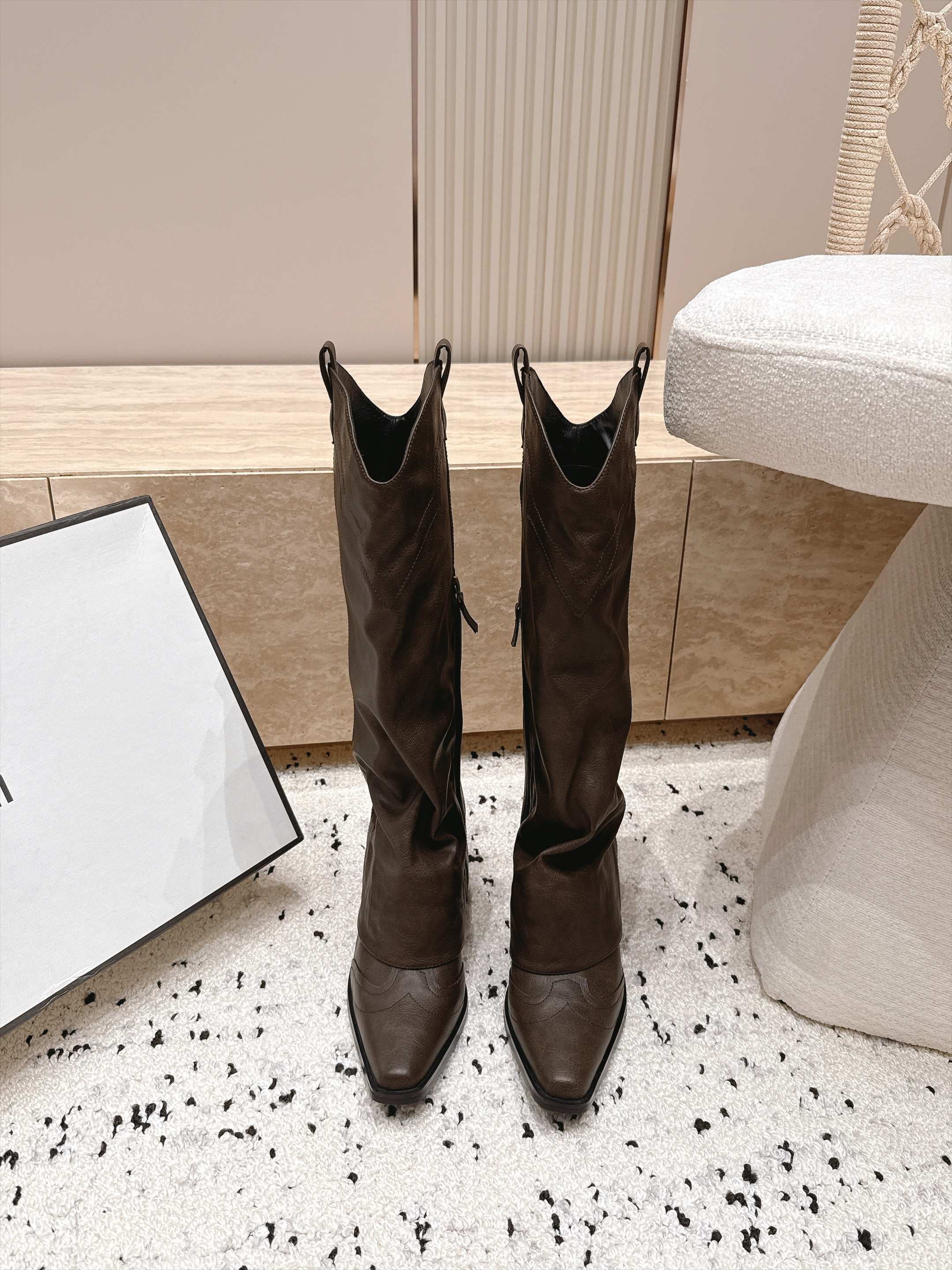 D8690 1couhe Niche trendy brand 26/vs Autumn new model popular boots collection… Square toe, thick heel trousers boots — image 2