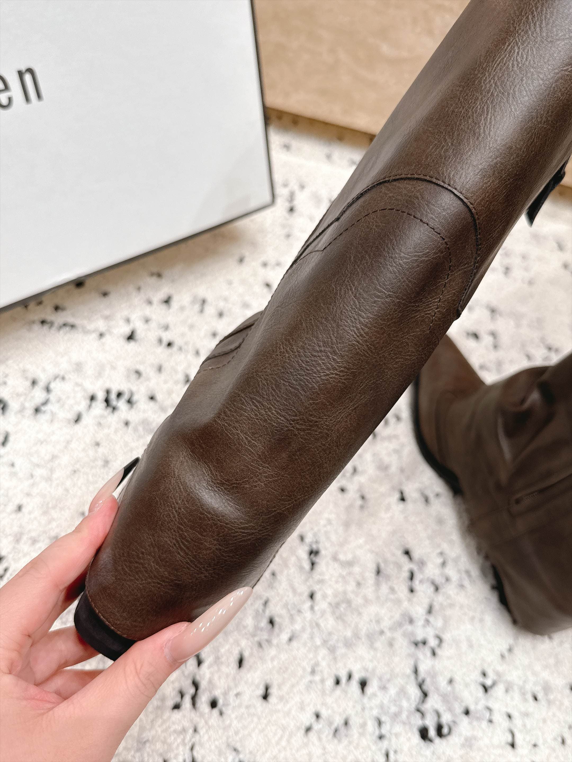 D8690 1couhe Niche trendy brand 26/vs Autumn new model popular boots collection… Square toe, thick heel trousers boots — image 6