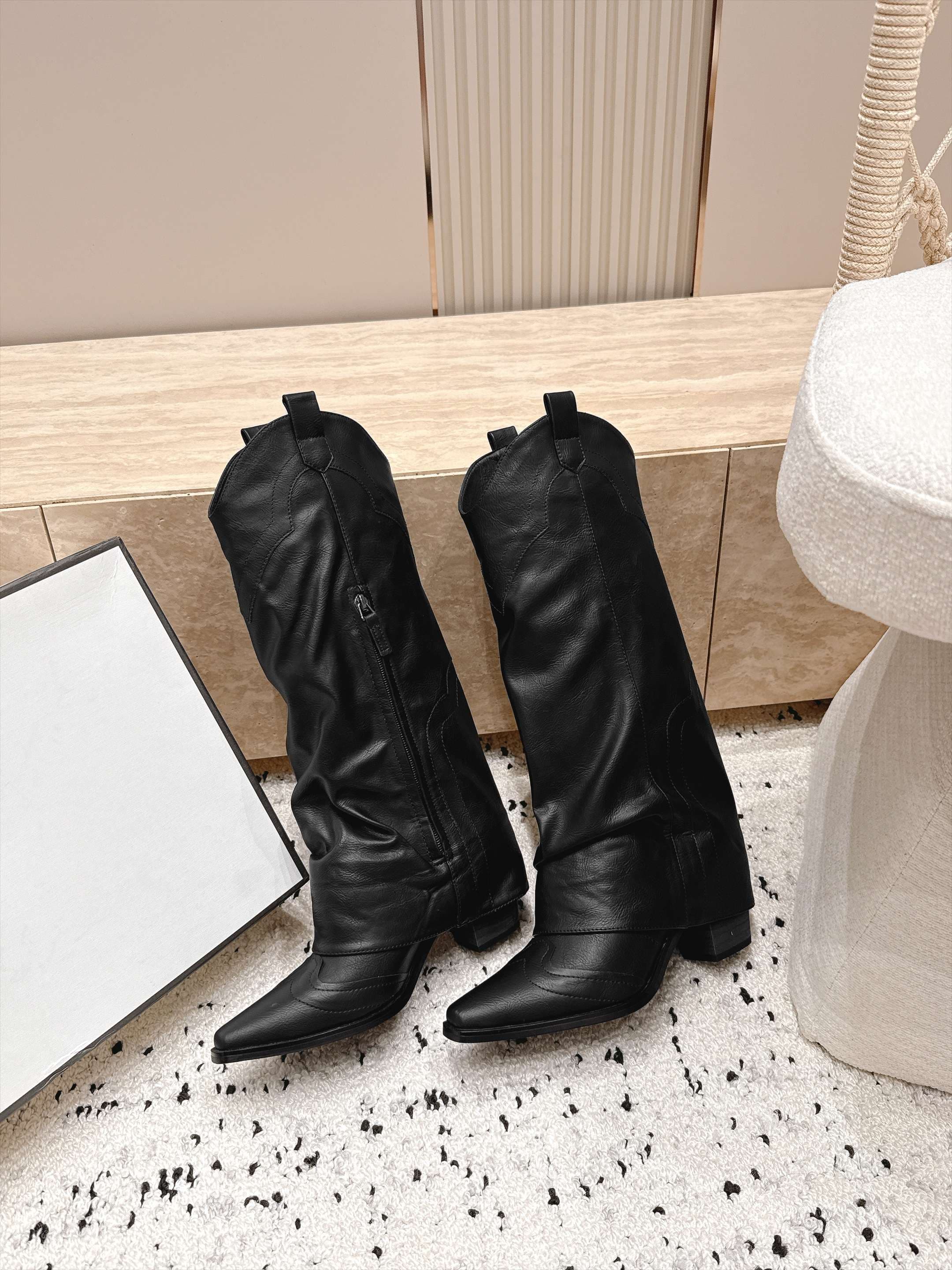 D8689 1couhe Niche trendy brand 26/vs Autumn new model boots series… Square-toe, thick-heeled pants boots — image 4