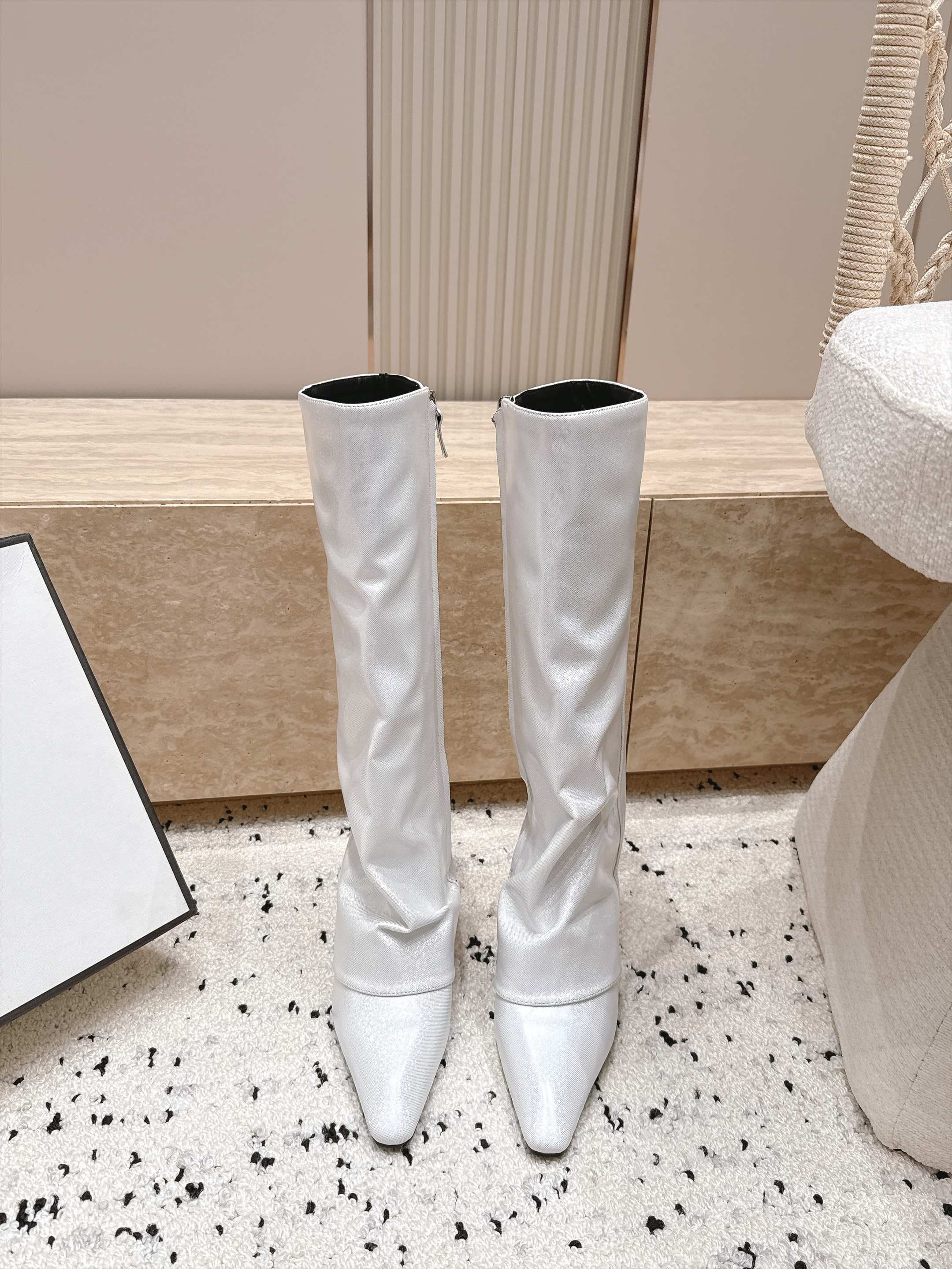 D8687 1couhe Niche trendy brand 26/vs Autumn new model shoes series… Square toe, thick heel trousers boots — image 2