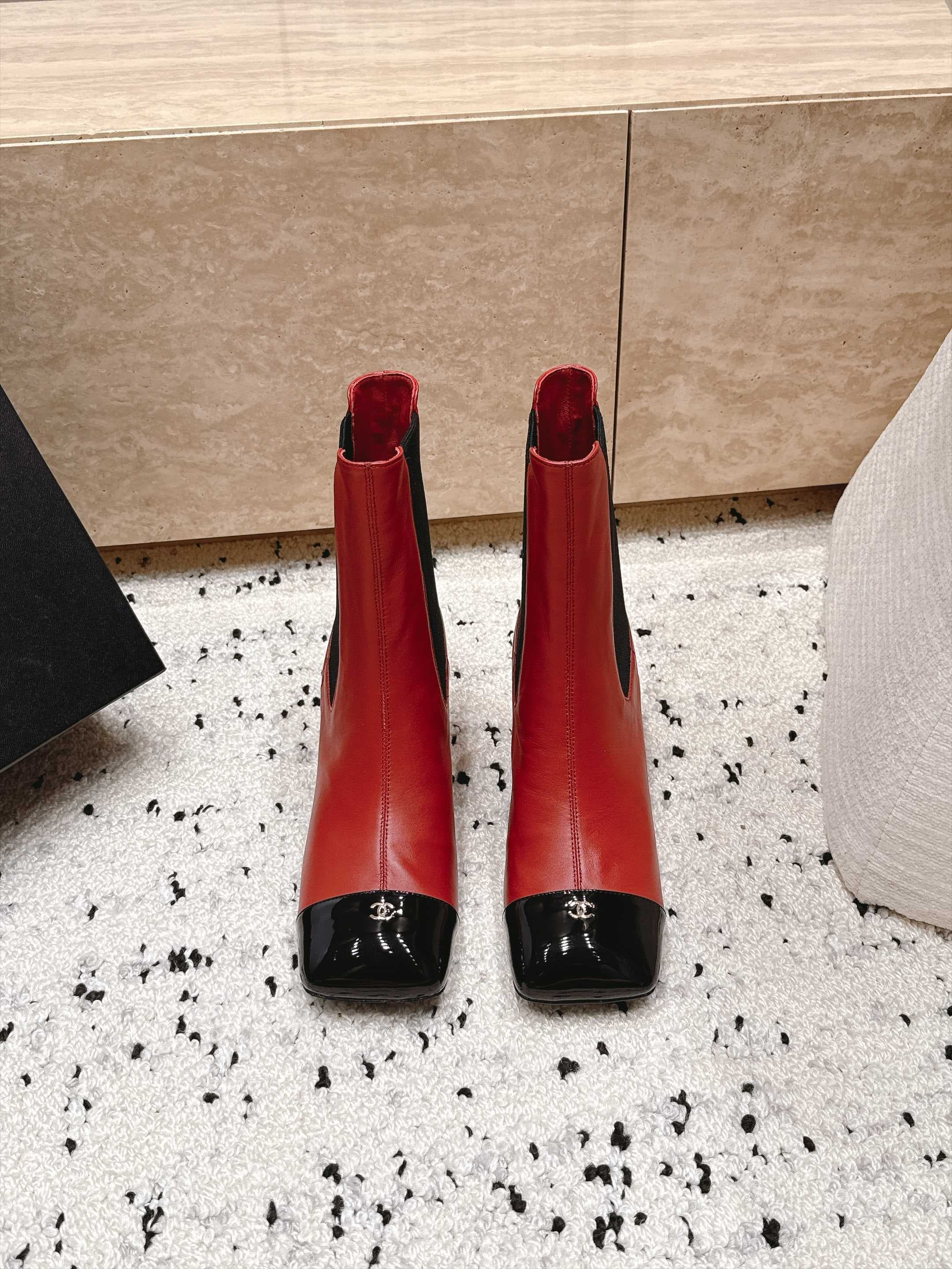 D8708 Chanel 2026vs Fall/Winter New Boot Collection... Square-toe high heels rubber boots, classic mixed colors, exuding elegance — image 2