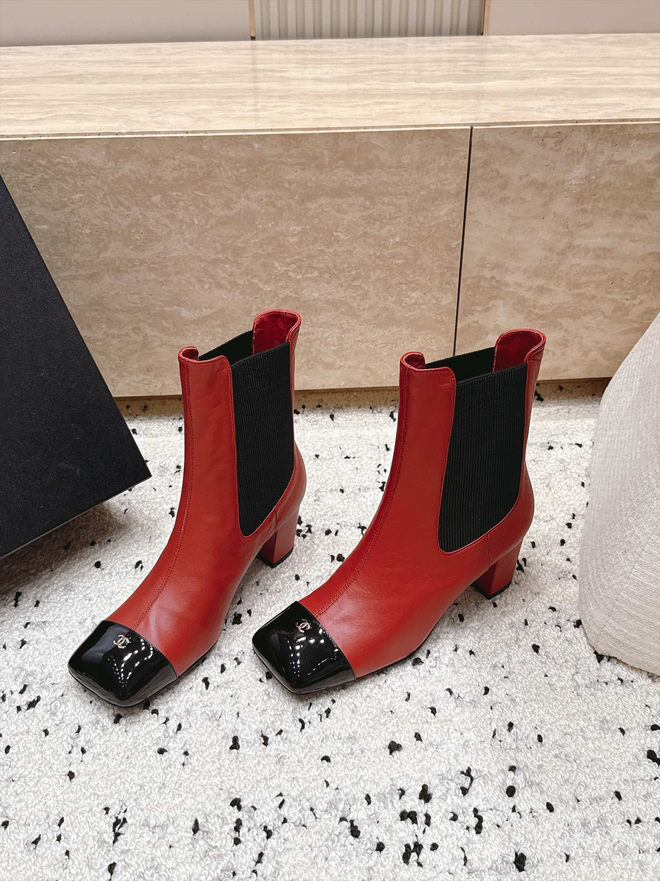 D8708 Chanel 2026vs Fall/Winter New Boot Collection... Square-toe high heels rubber boots, classic mixed colors, exuding elegance — image 1