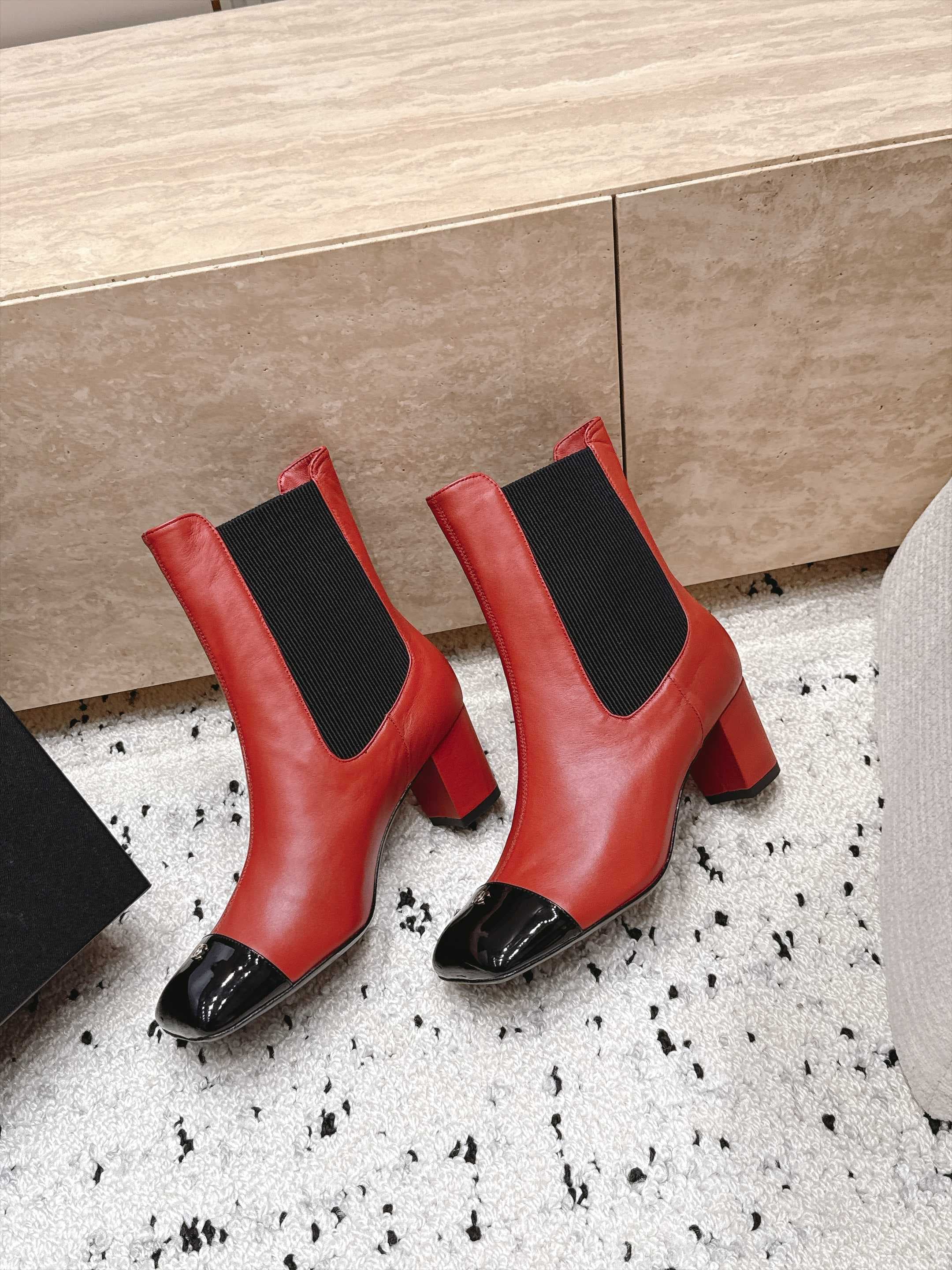 D8708 Chanel 2026vs Fall/Winter New Boot Collection... Square-toe high heels rubber boots, classic mixed colors, exuding elegance — image 4
