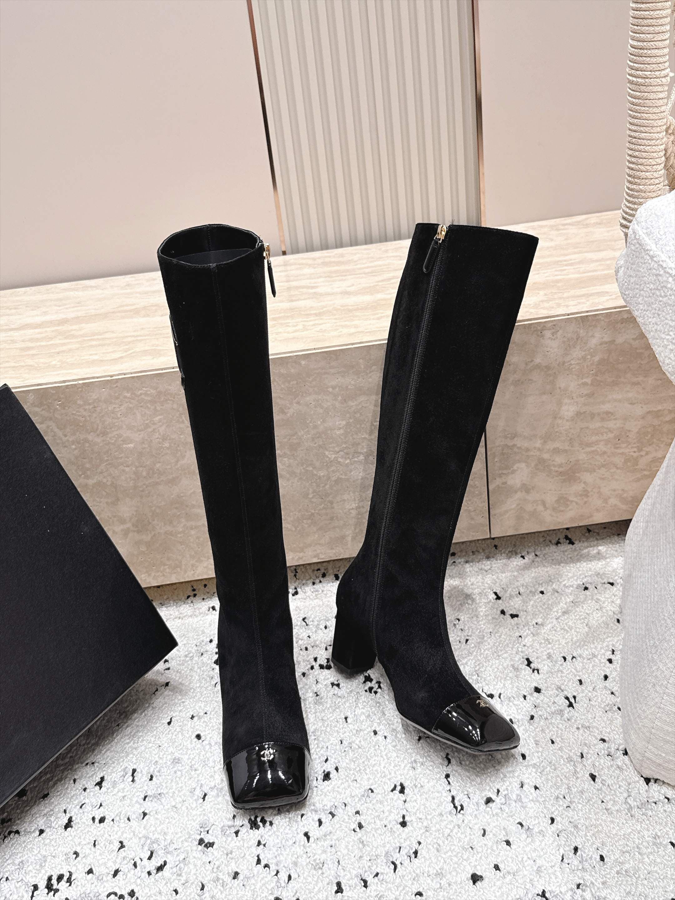 D8699 Chanel 2026vs Fall/Winter New Boot Collection... Square-toe high heels, long boots with classic mixed colors – exudes elegance and sophistication — image 3