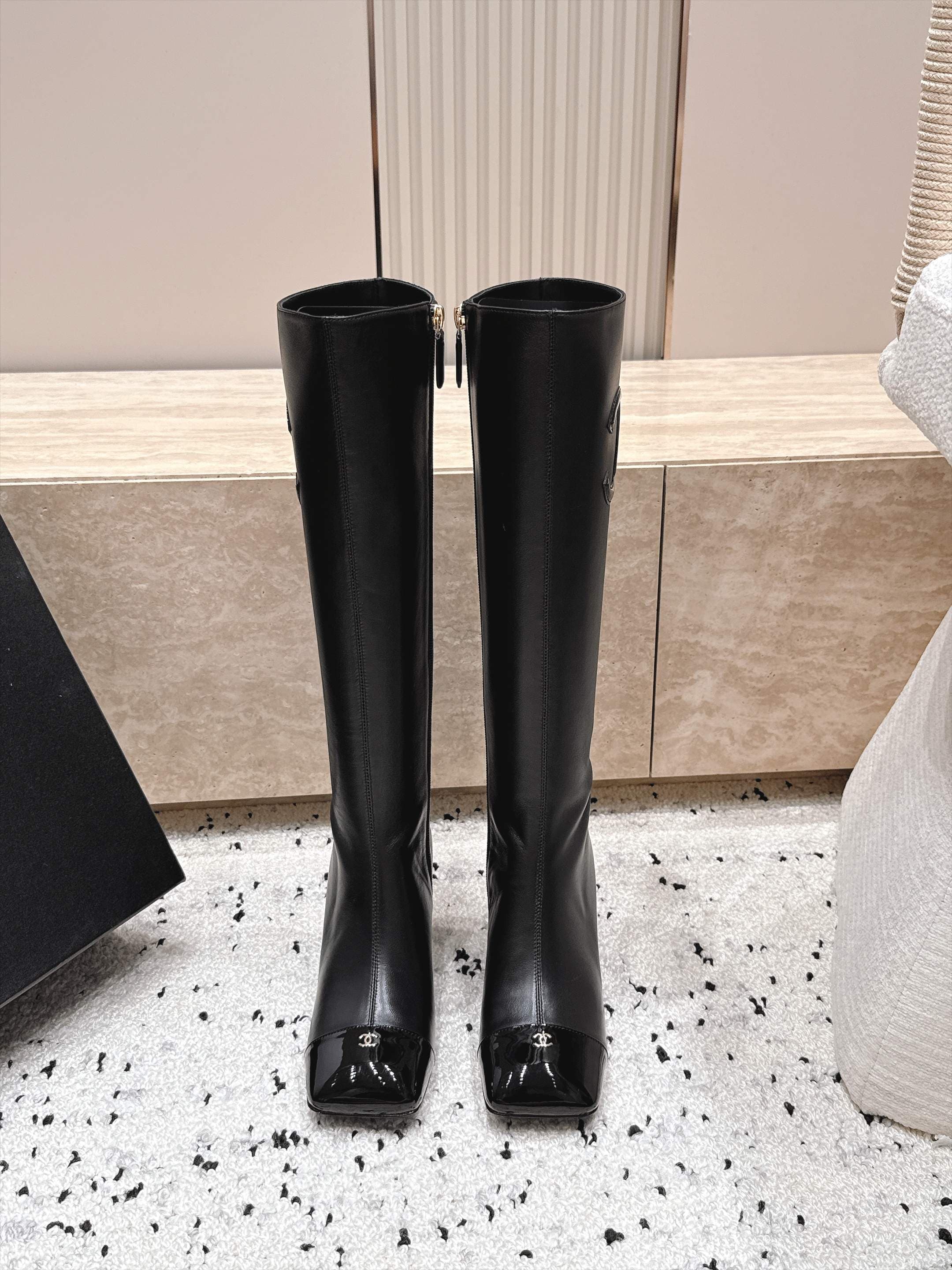 D8698 Chanel 2026vs Fall/Winter New Boot Collection... Square-toe high heels, long boots with classic mixed colors – exudes elegance and sophistication — image 2
