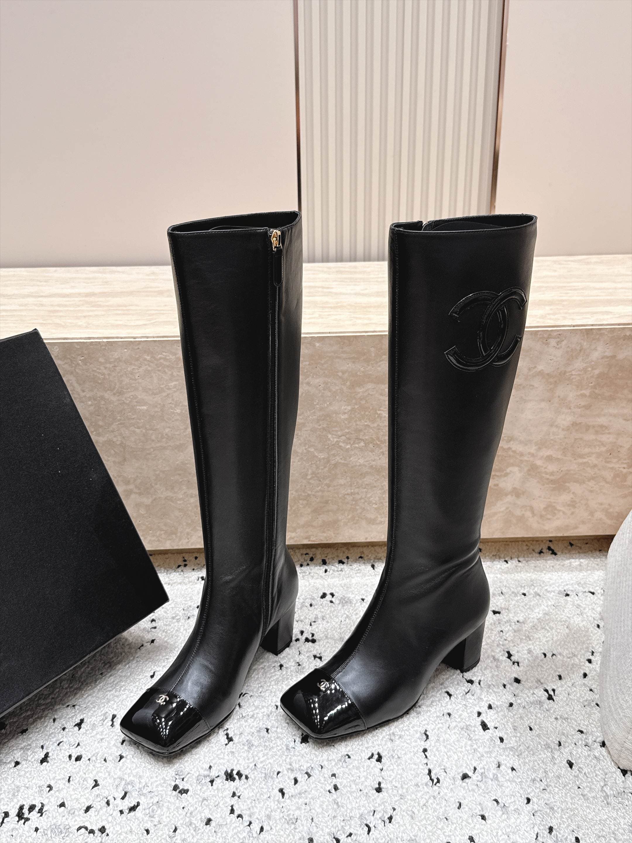 D8698 Chanel 2026vs Fall/Winter New Boot Collection... Square-toe high heels, long boots with classic mixed colors – exudes elegance and sophistication — image 1