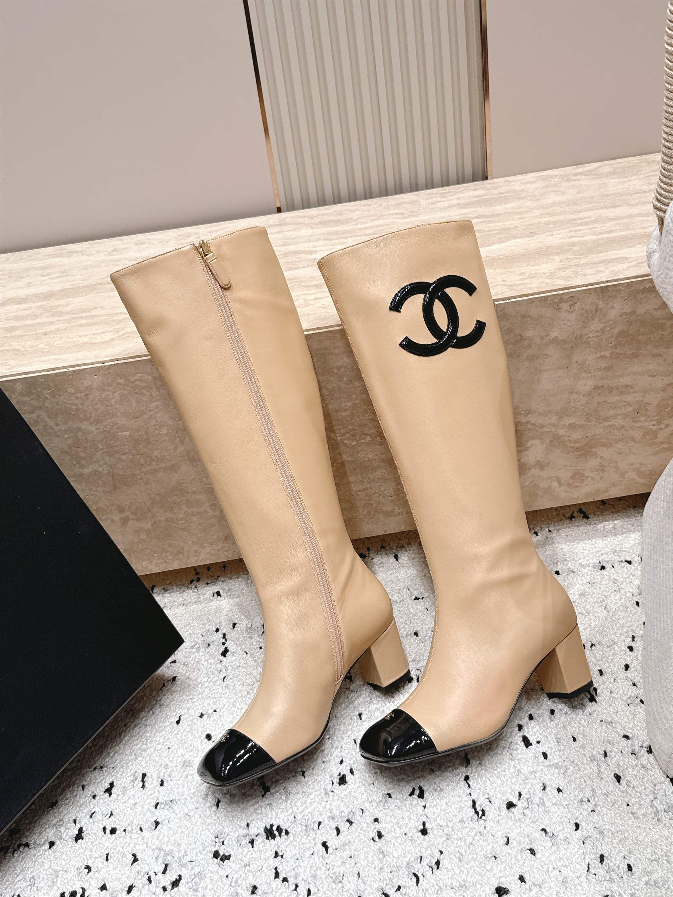 D8697 Chanel 2026vs autumn/winter new shoe collection... Square-toe high heels, long boots with classic mixed colors, exuding elegance — image 5