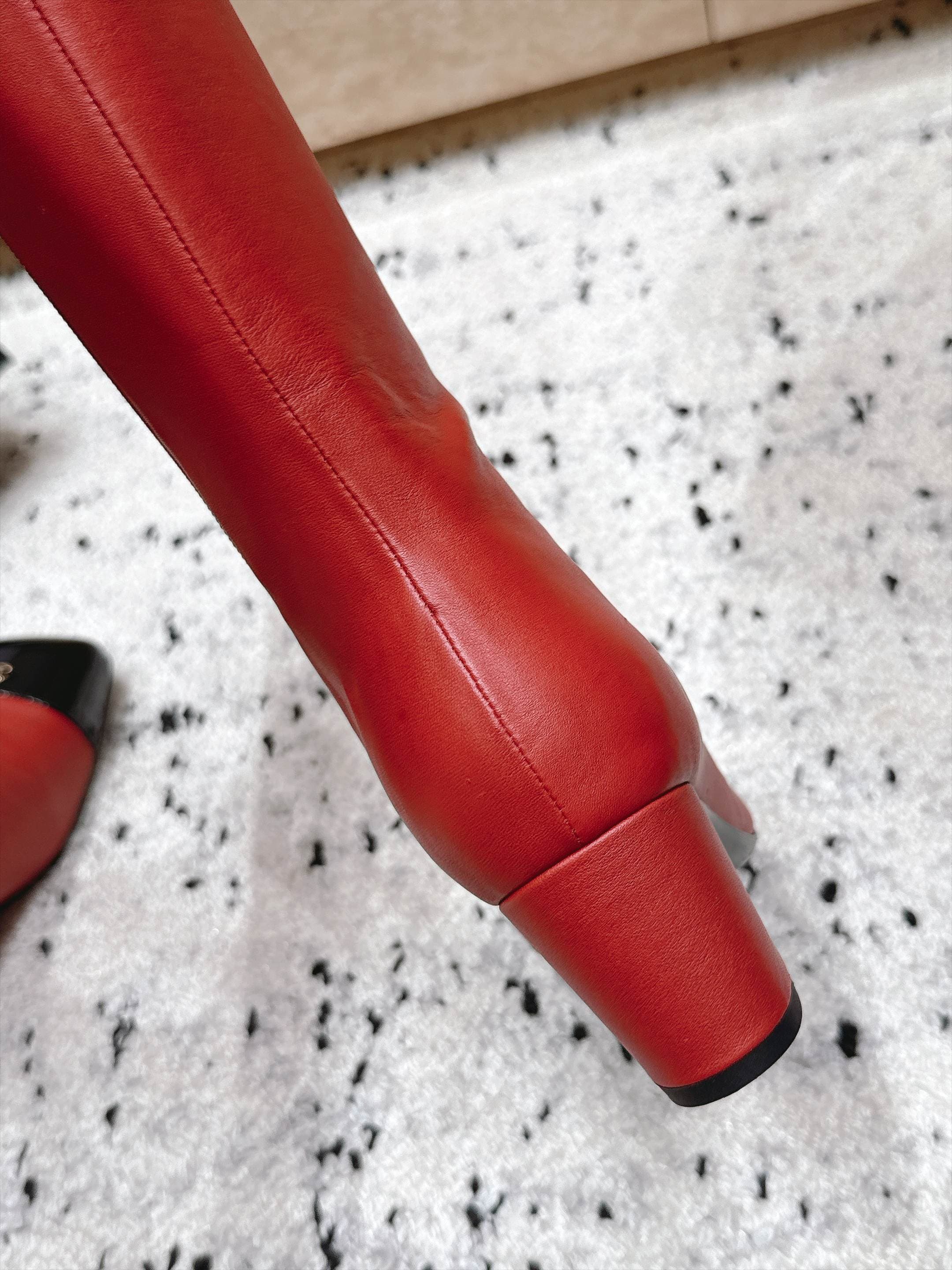 D8696 Chanel 2026vs Fall/Winter New Boot Collection... Square-toe high heels, long boots with classic mixed colors, exuding elegance — image 7