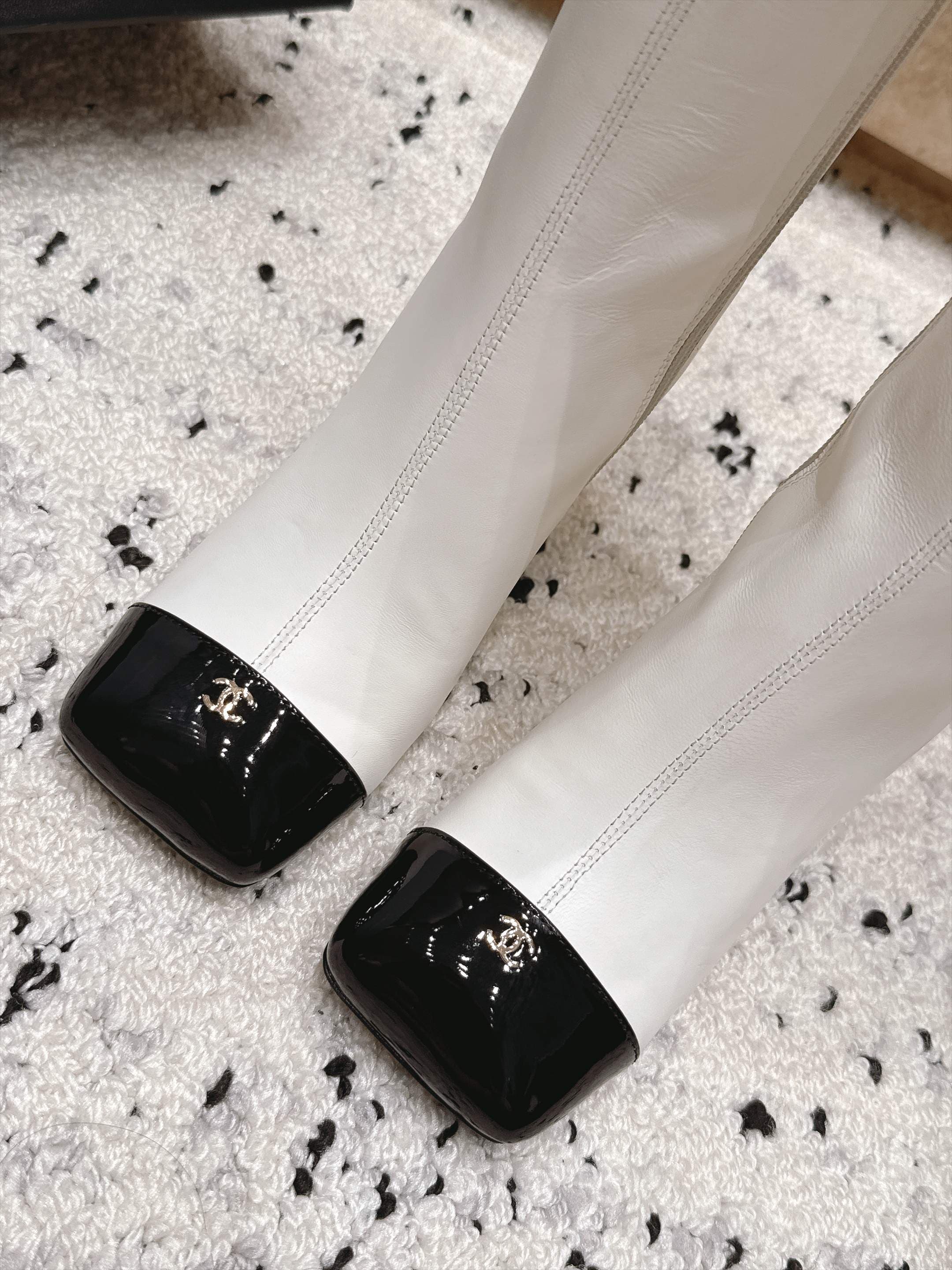D8738 Chanel 2026vs Fall/Winter New Boot Collection... Square-toe high heels, long boots with classic mixed colors – exudes elegance and sophistication — image 6