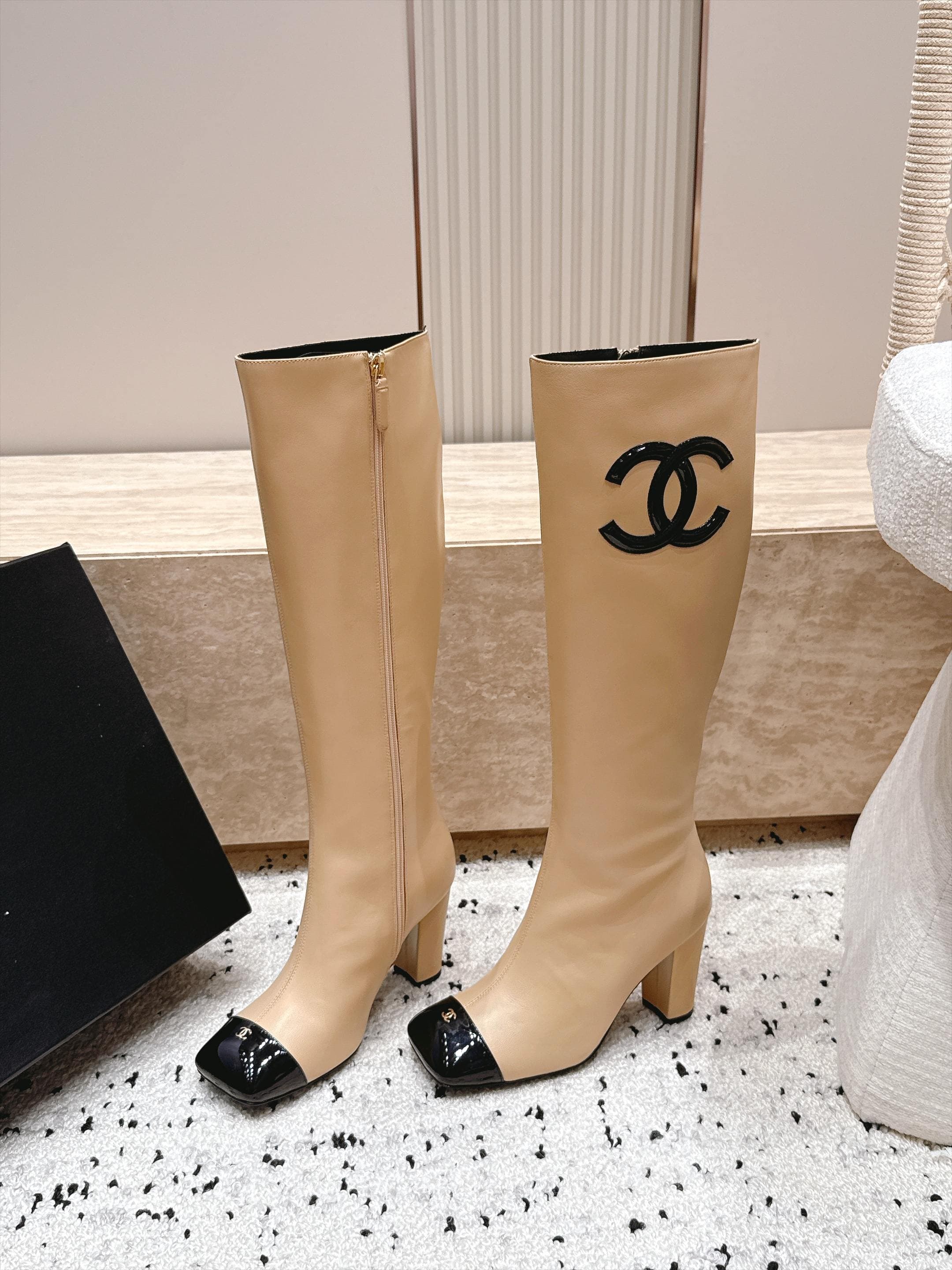 D8691 Chanel 2026vs Fall/Winter New Boot Collection... Square-toe high heels, long boots with classic mixed colors – exudes elegance and sophistication — image 1