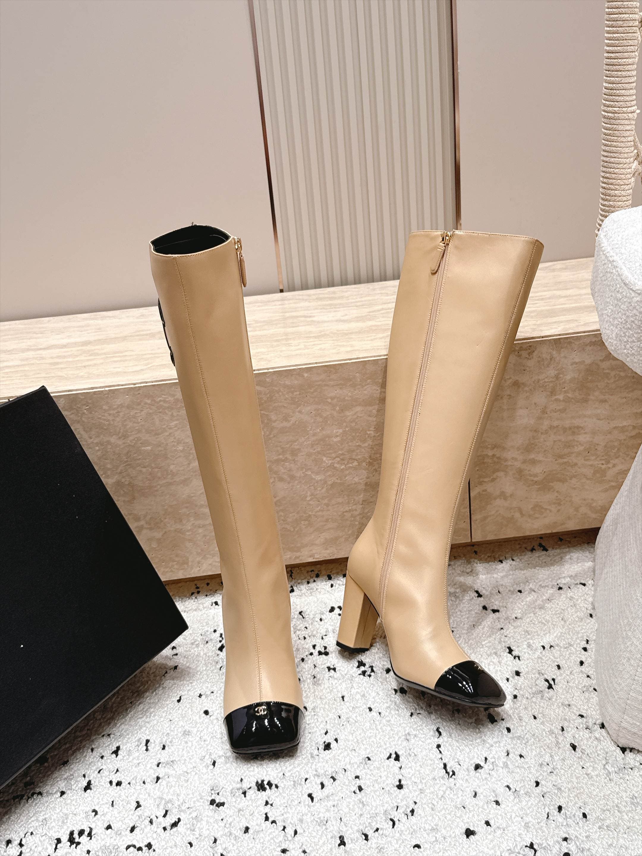 D8691 Chanel 2026vs Fall/Winter New Boot Collection... Square-toe high heels, long boots with classic mixed colors – exudes elegance and sophistication — image 3