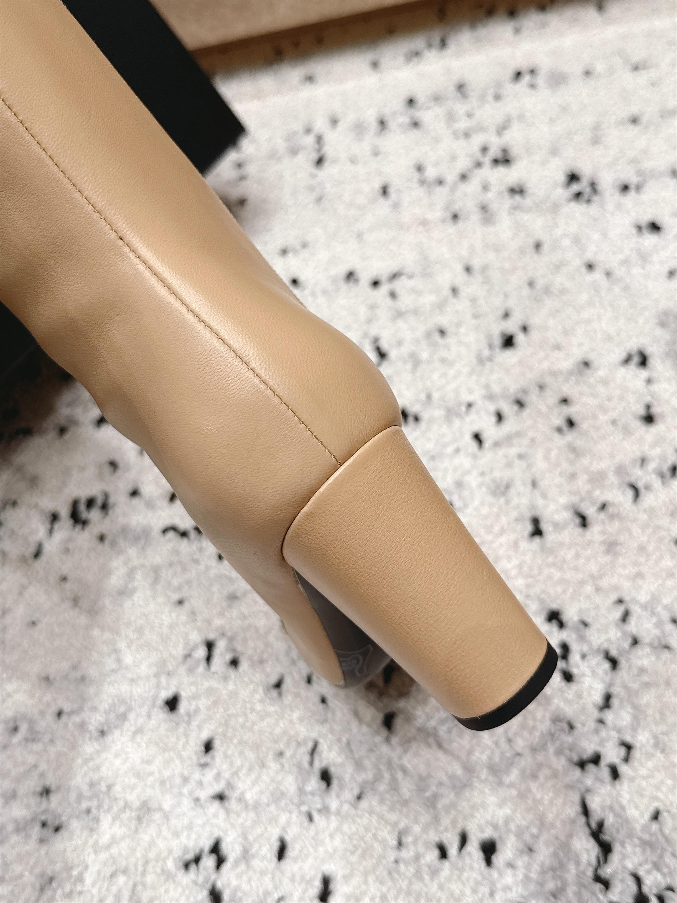 D8691 Chanel 2026vs Fall/Winter New Boot Collection... Square-toe high heels, long boots with classic mixed colors – exudes elegance and sophistication — image 5