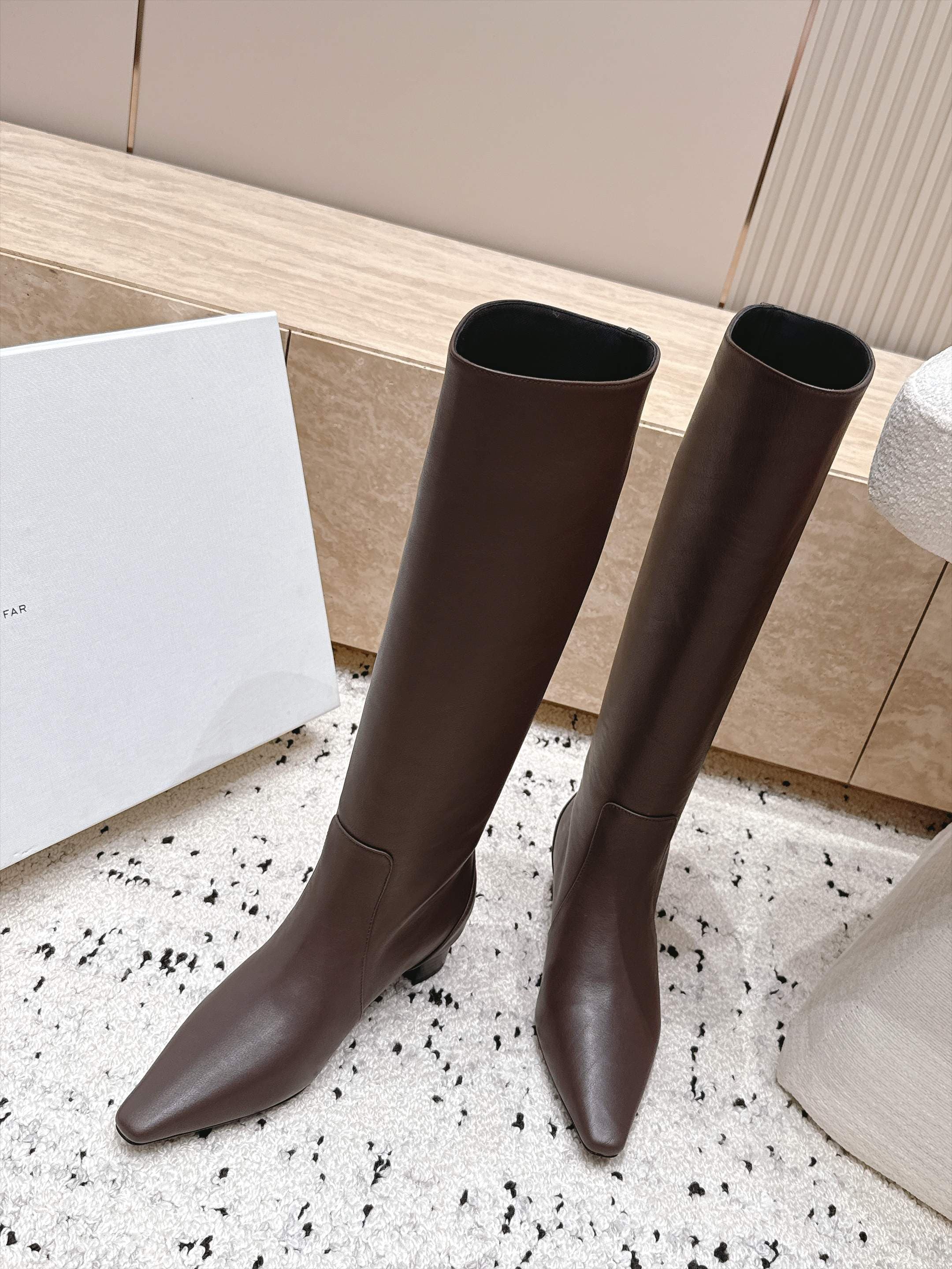 D8715 BY FAR～2026vs Autumn New Fashion Boots Collection… — image 3
