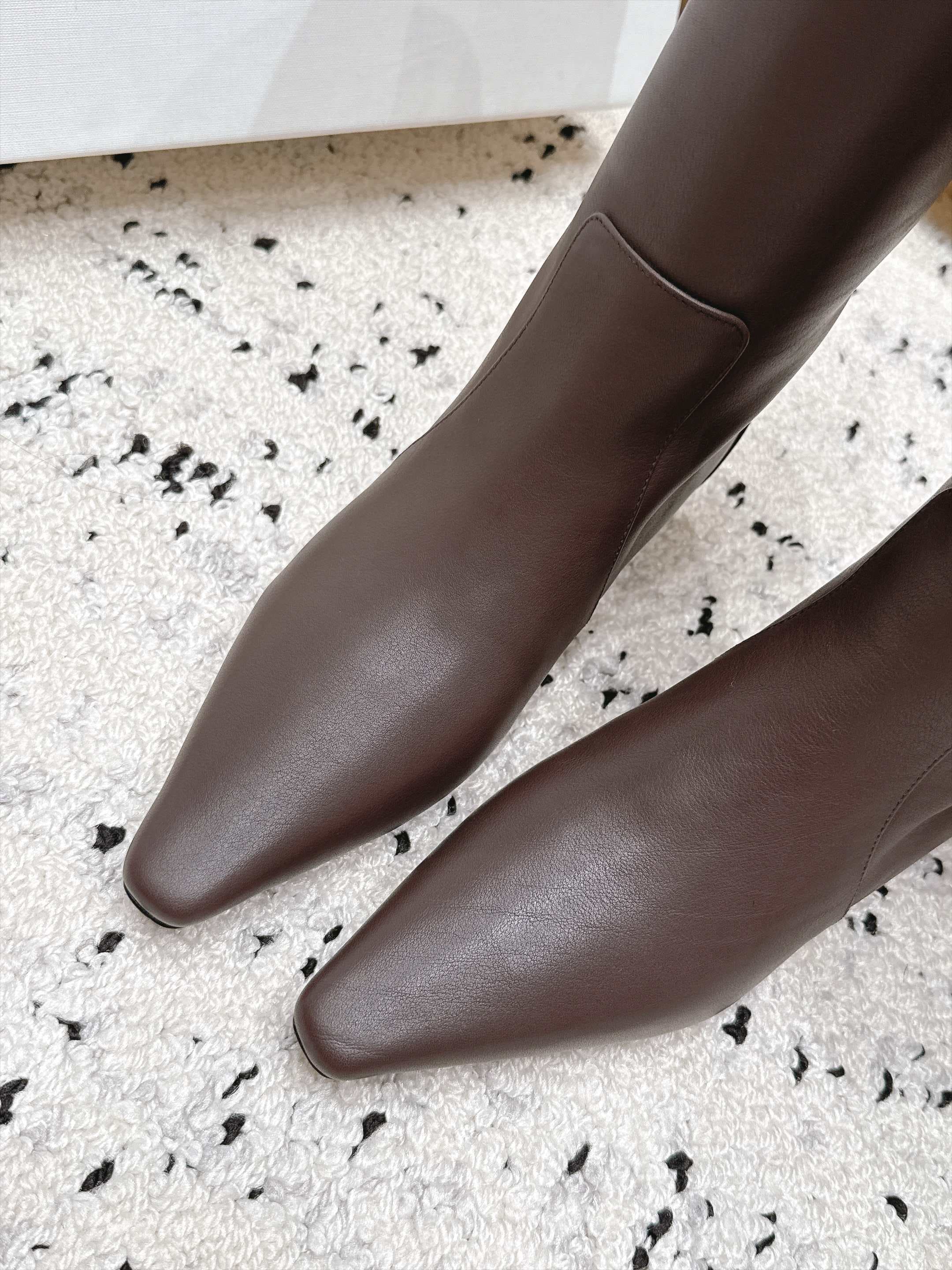 D8715 BY FAR～2026vs Autumn New Fashion Boots Collection… — image 8