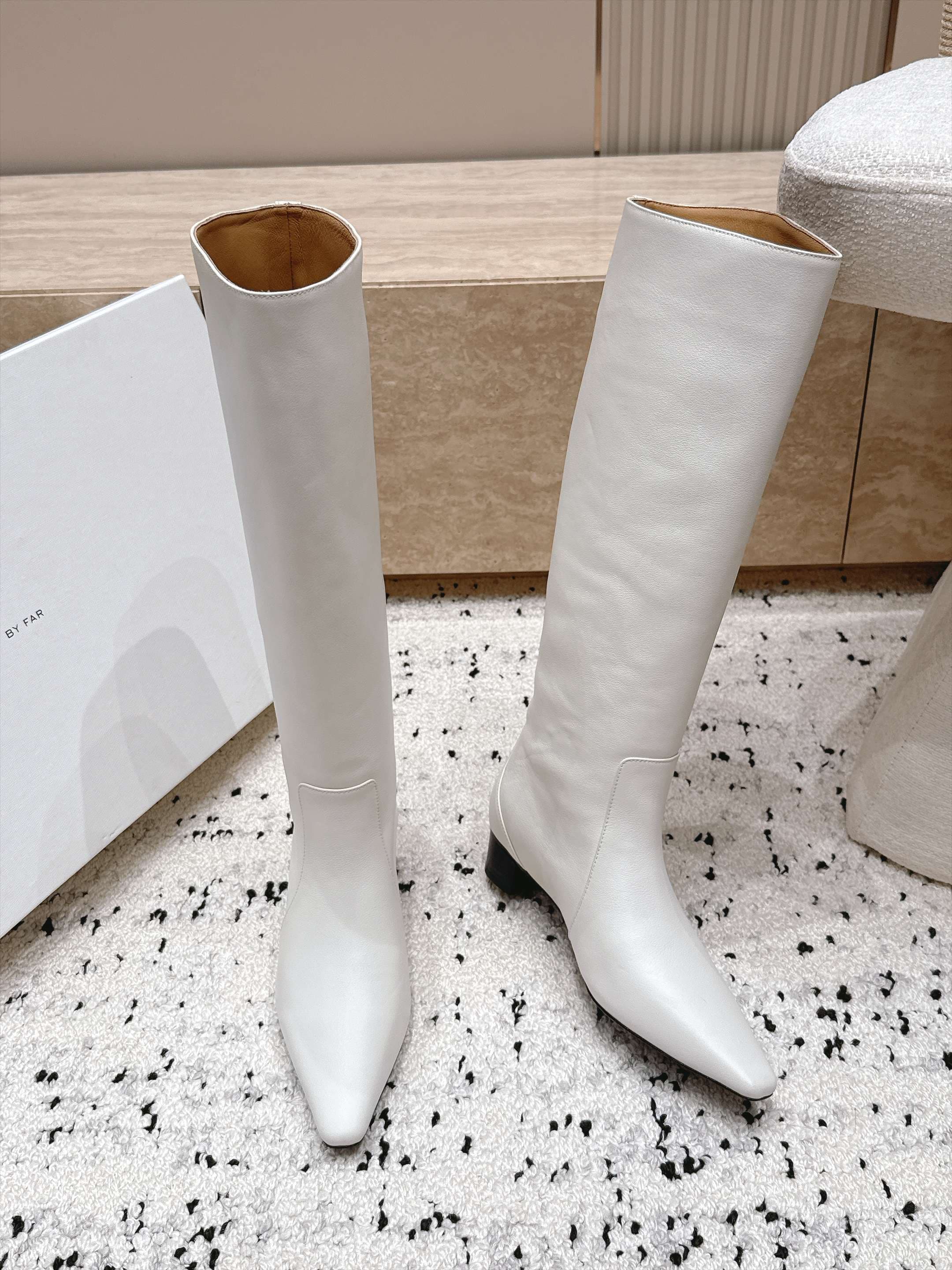 D8716 BY FAR～2026vs Autumn New Fashion Boots Collection… — image 4
