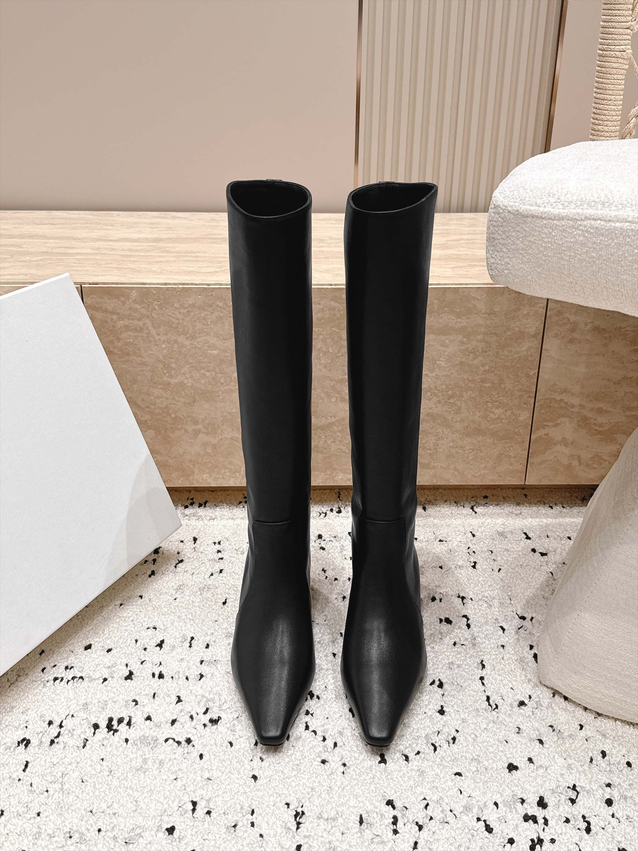 D8714 BY FAR～2026vs Autumn New Fashion Boots Collection… — image 2