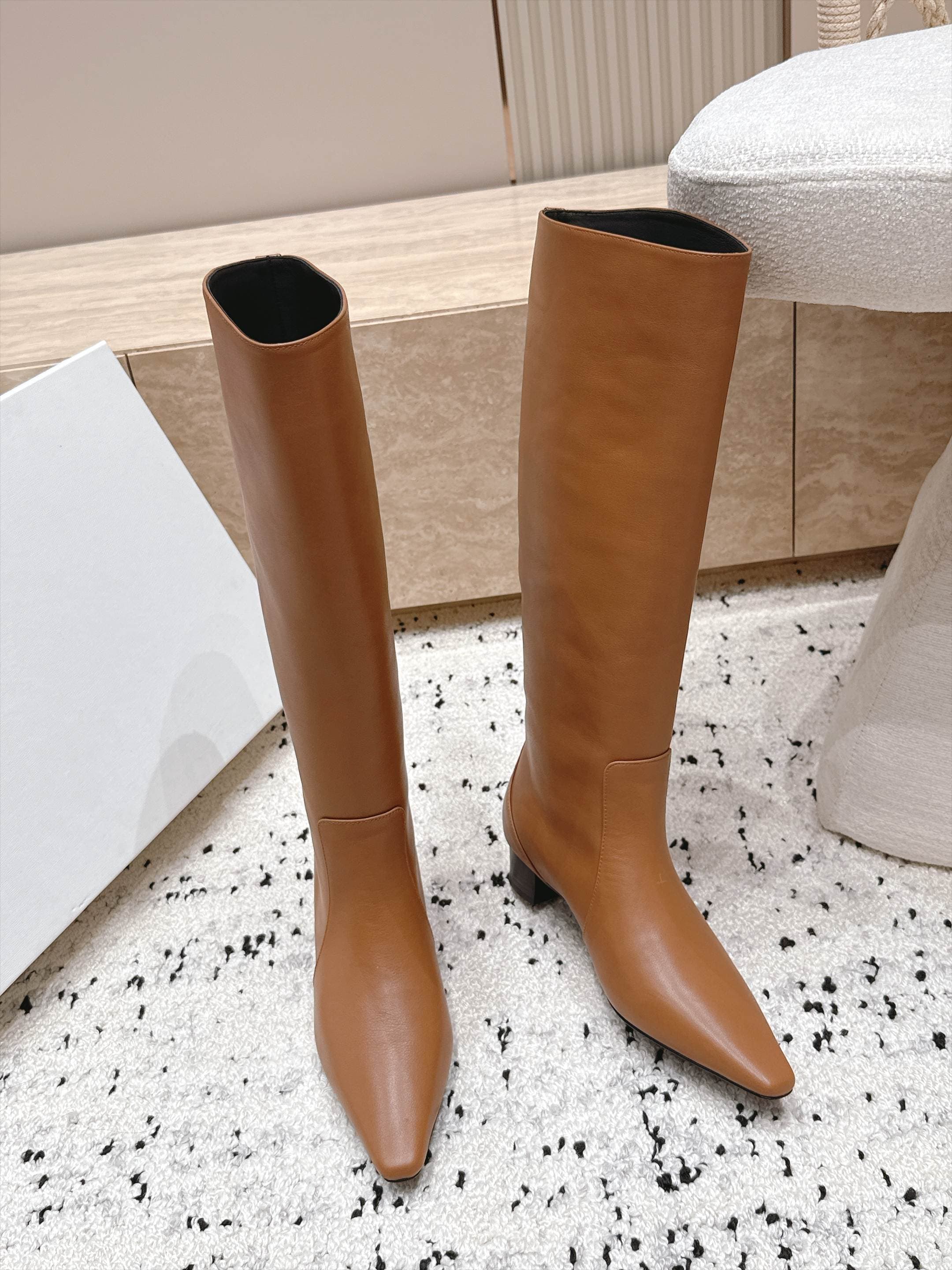 D8713 BY FAR～2026vs Autumn New Fashion Boots Collection… — image 5