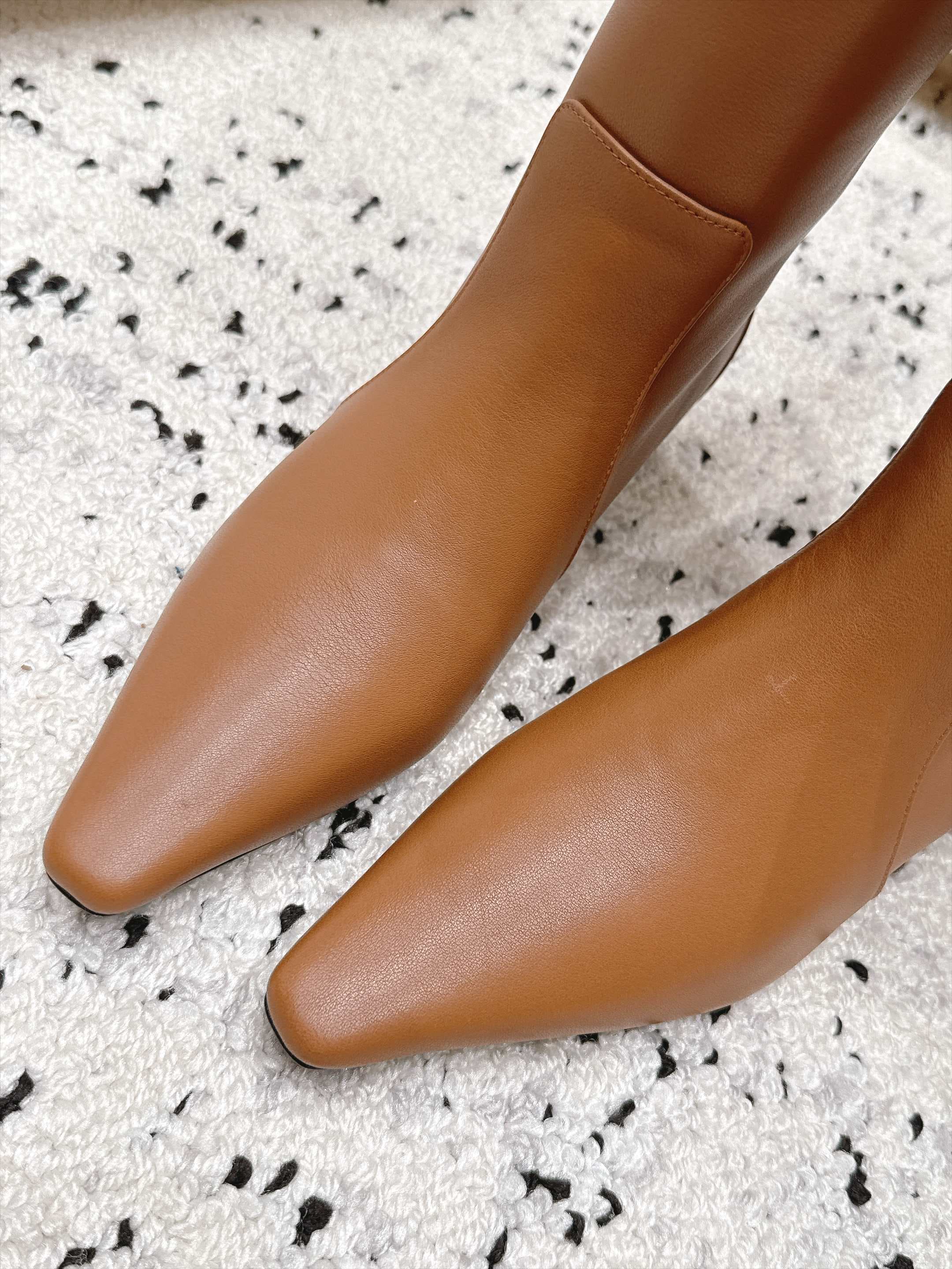D8713 BY FAR～2026vs Autumn New Fashion Boots Collection… — image 3