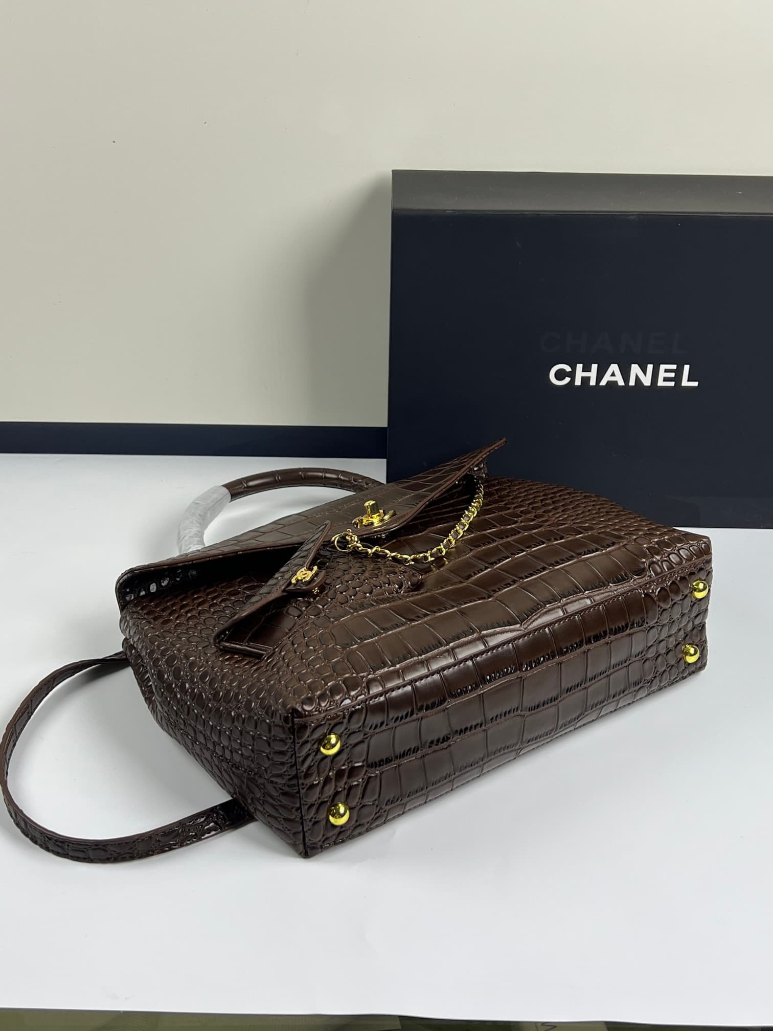 C1853 Chanel26s new model, oversized cf Maxi Flap — image 4
