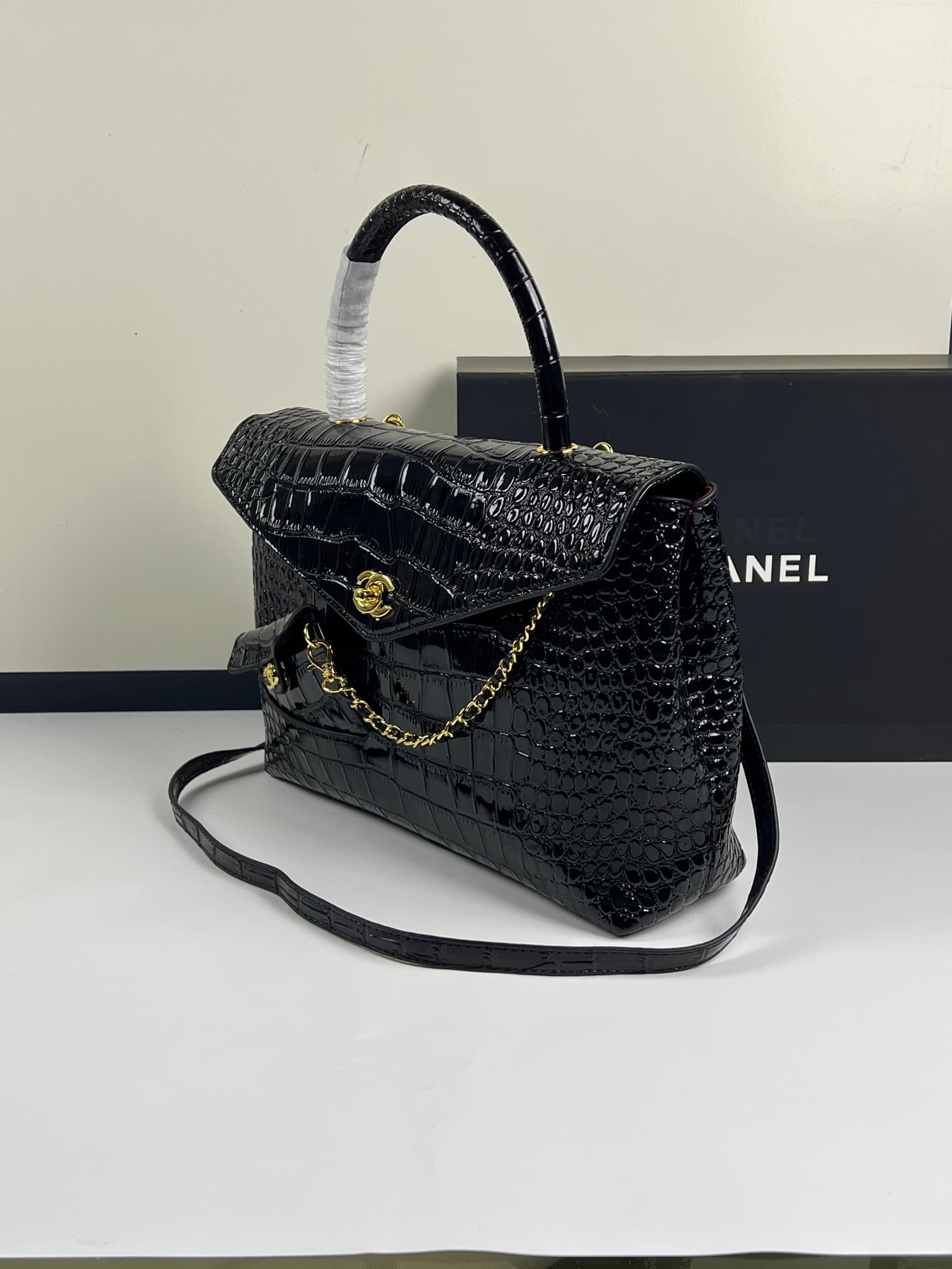 C1852 Chanel26s New model, extra-large cf Maxi Flap — image 2