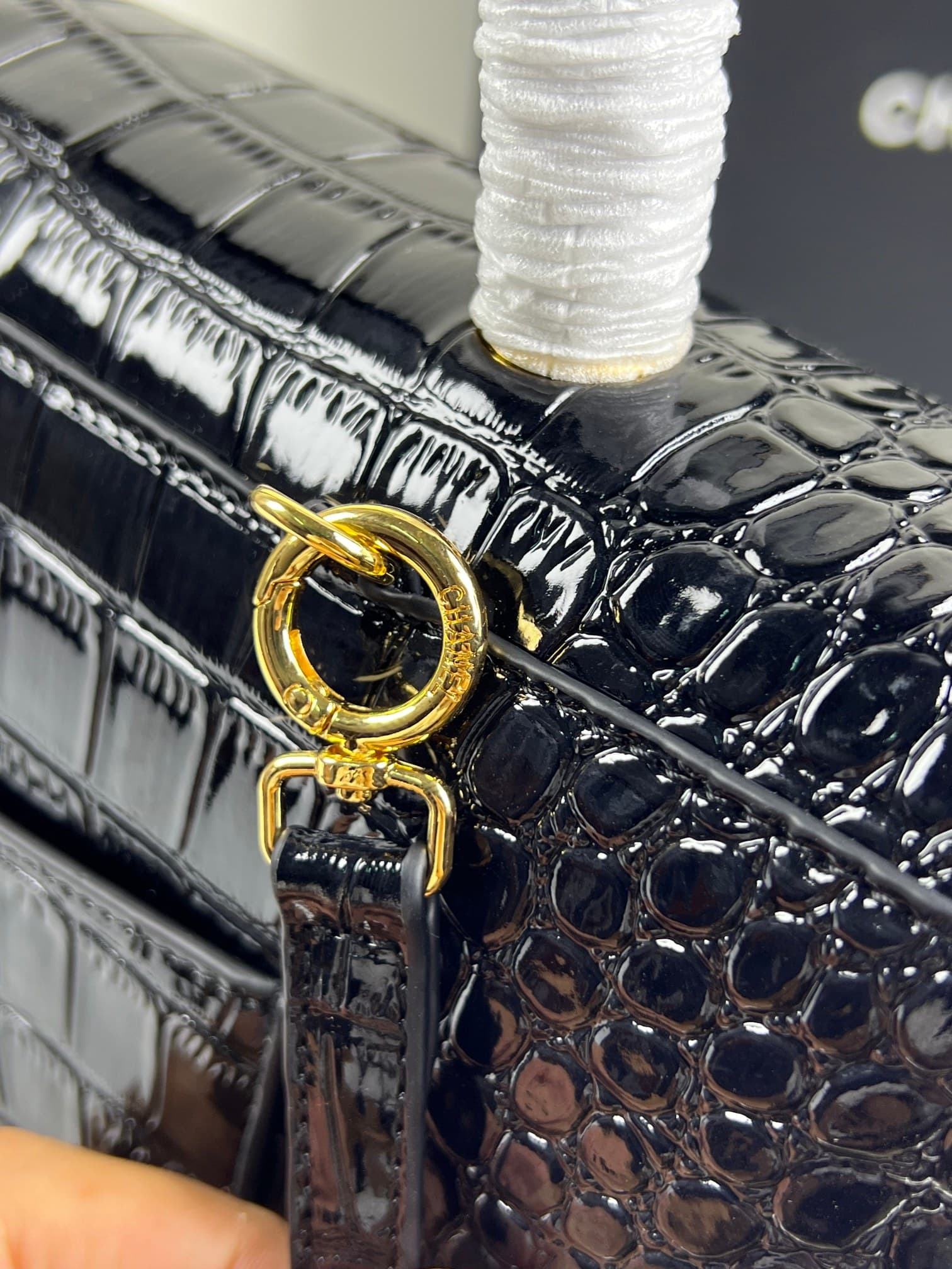 C1852 Chanel26s New model, extra-large cf Maxi Flap — image 7