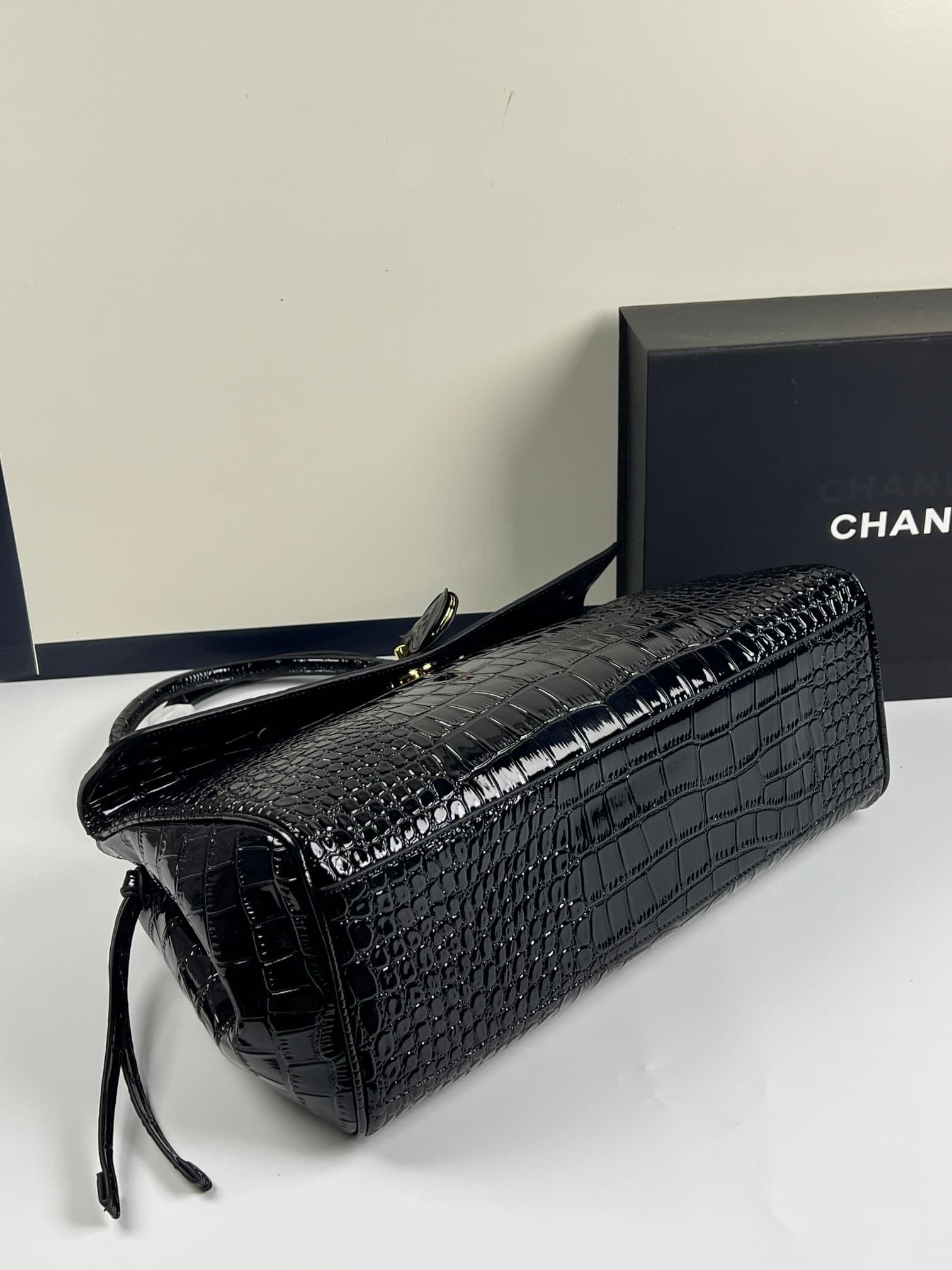 C1856 Chanel26 style bag with a top layer of crocodile skin, new design, oversized size – cf Maxi Flap — image 4