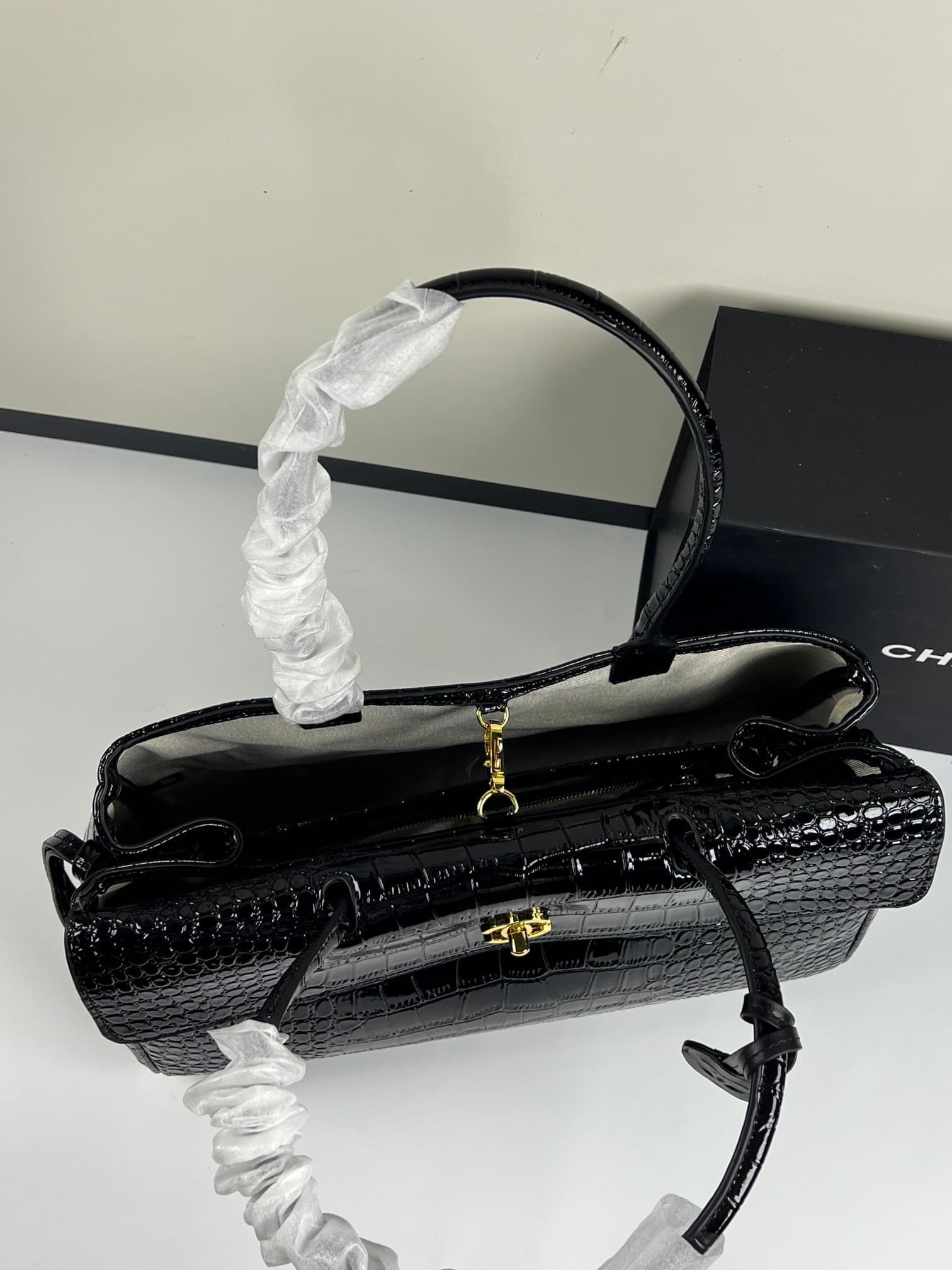 C1856 Chanel26 style bag with a top layer of crocodile skin, new design, oversized size – cf Maxi Flap — image 8