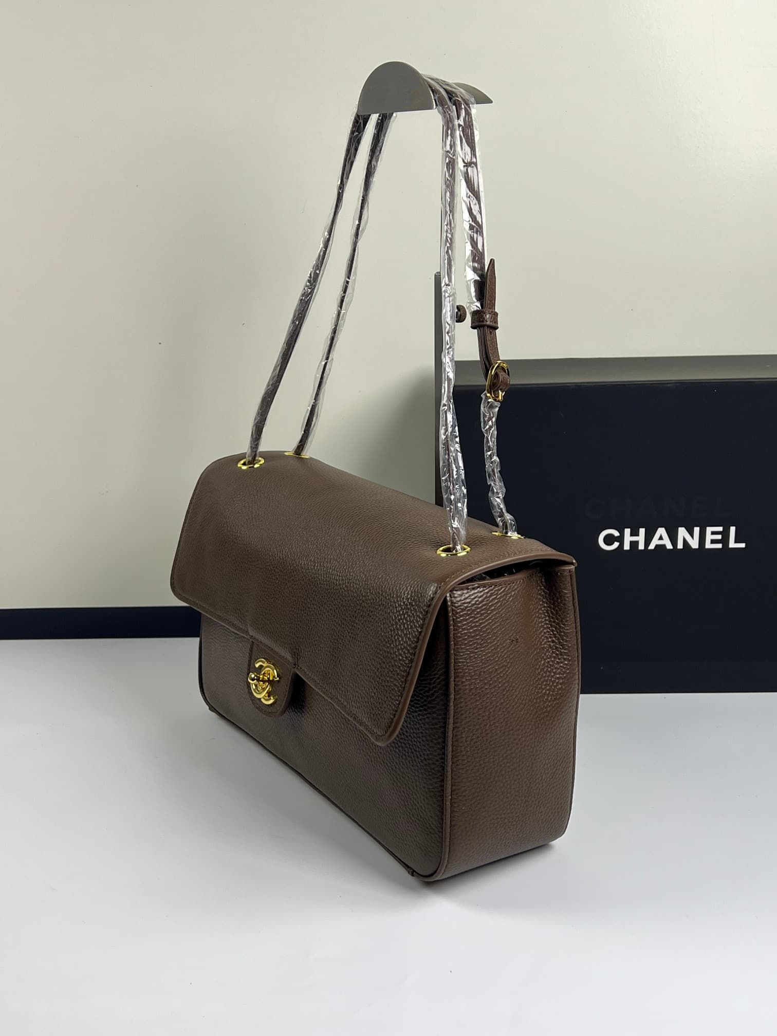 C1849 ChanelaA new model with an extra-large cf Maxi Flap — image 2
