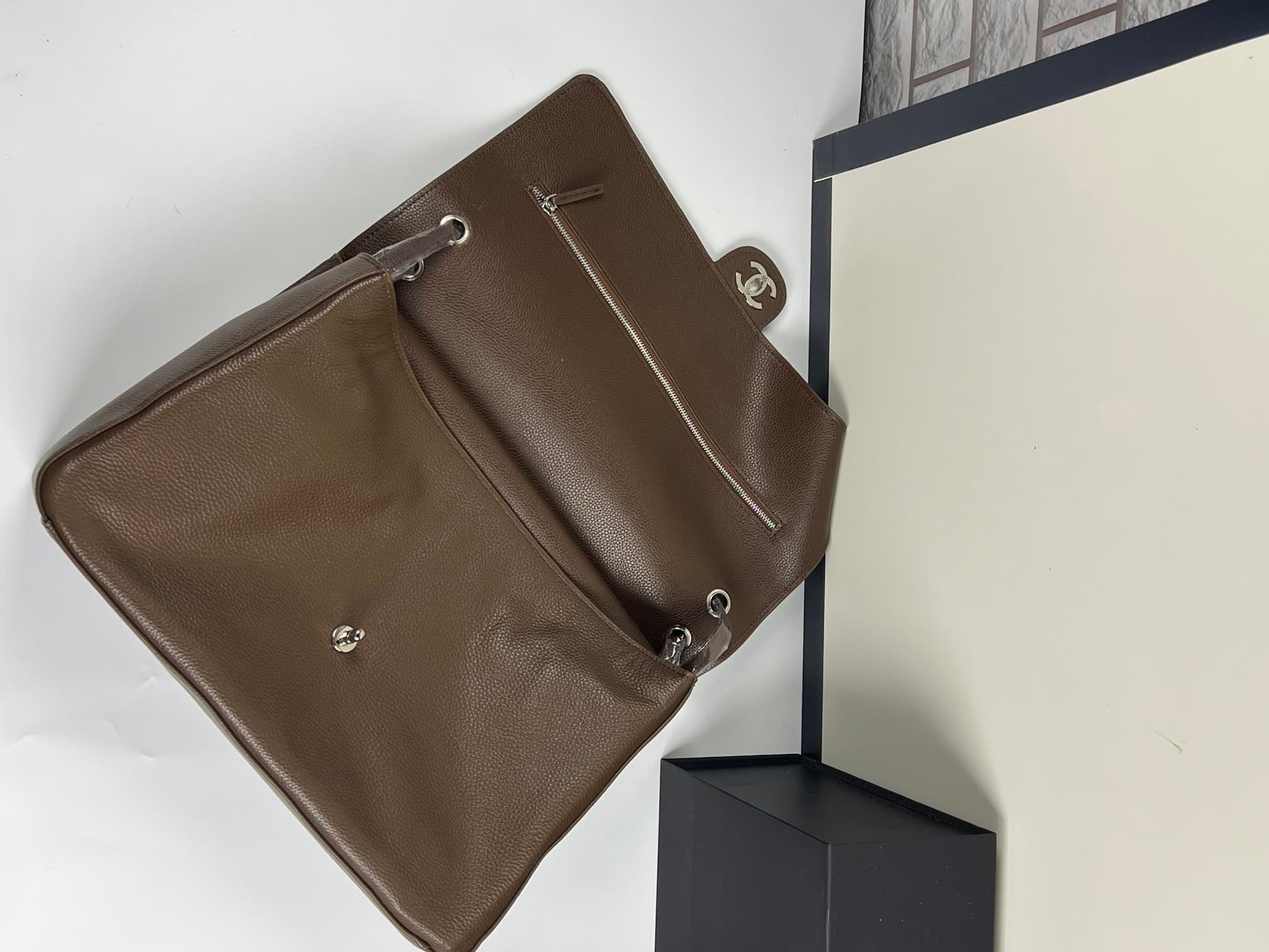 C1850 Chanel26s Asd new model, oversized cf Maxi Flap — image 7