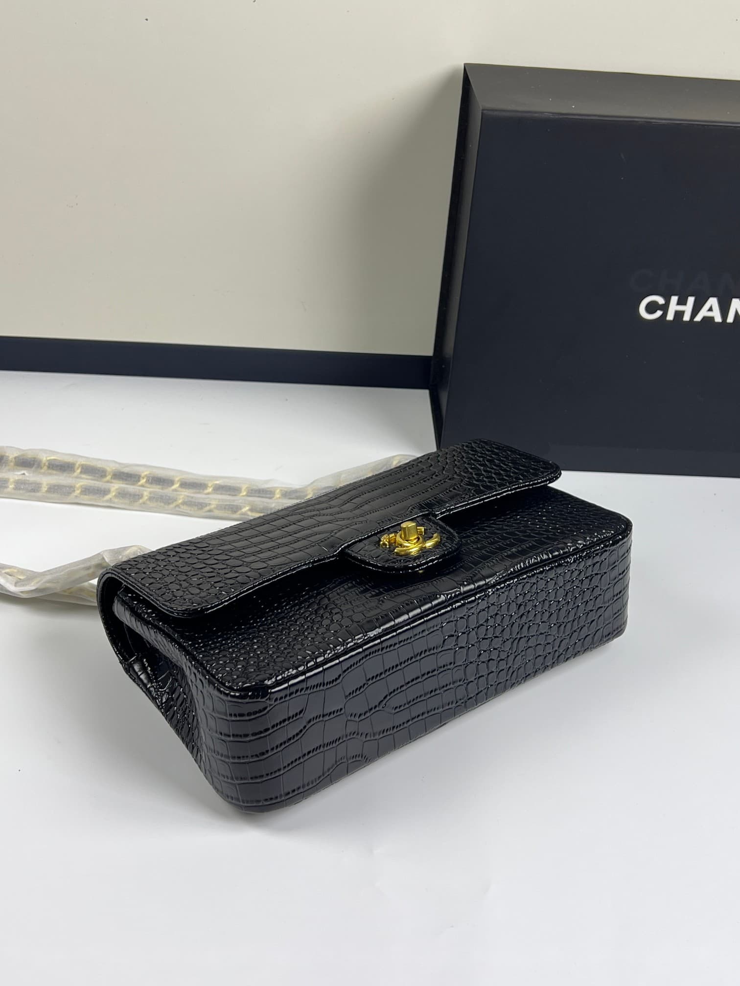 C1860 . Top-tier crocodile skin, classic cf1112 – original imported leather, with a steel stamp and chip marking. You can scan it with your phone to directly access the official website for information. 24k: gold electroplating on the leather; all hardwar — image 4