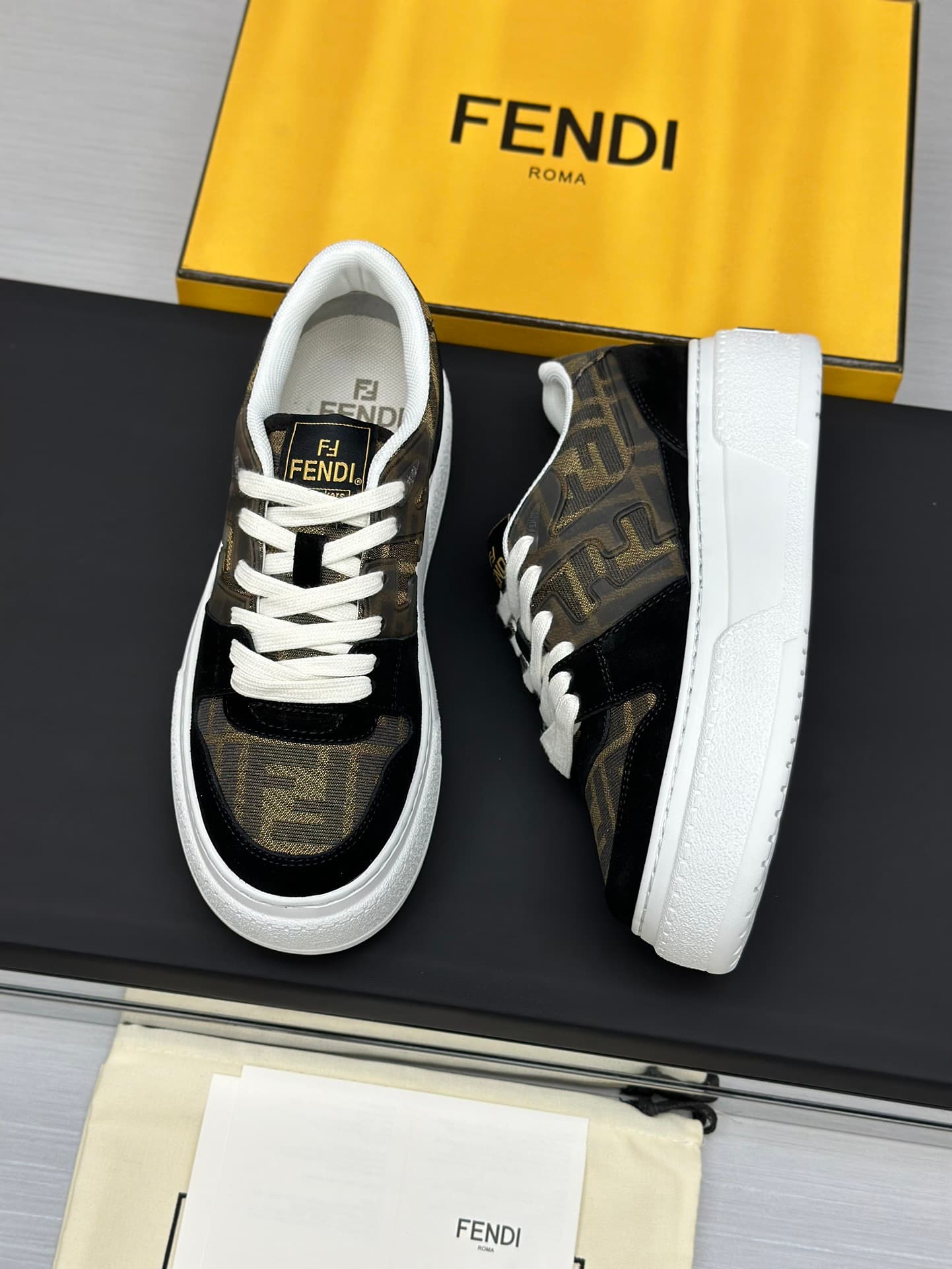 D8900 Running distance retail price💰 Fendi 24ss thick heel match series, pair of shoes for lovers, casual and sports shoes — image 7