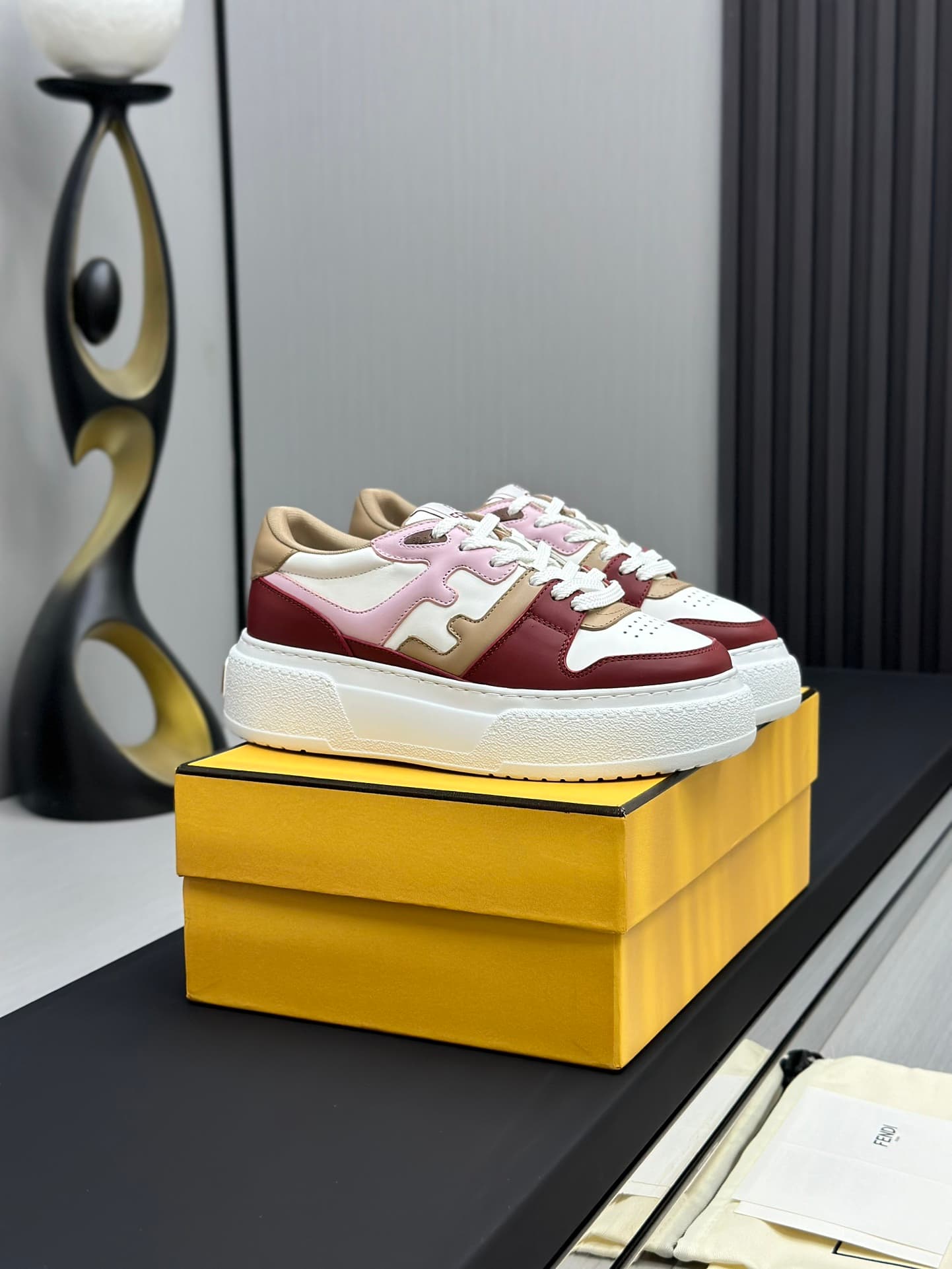 D8904 Running distance factory price 💰 Fendi 24ss thick sole match series, couple model, casual and sports shoes — image 2